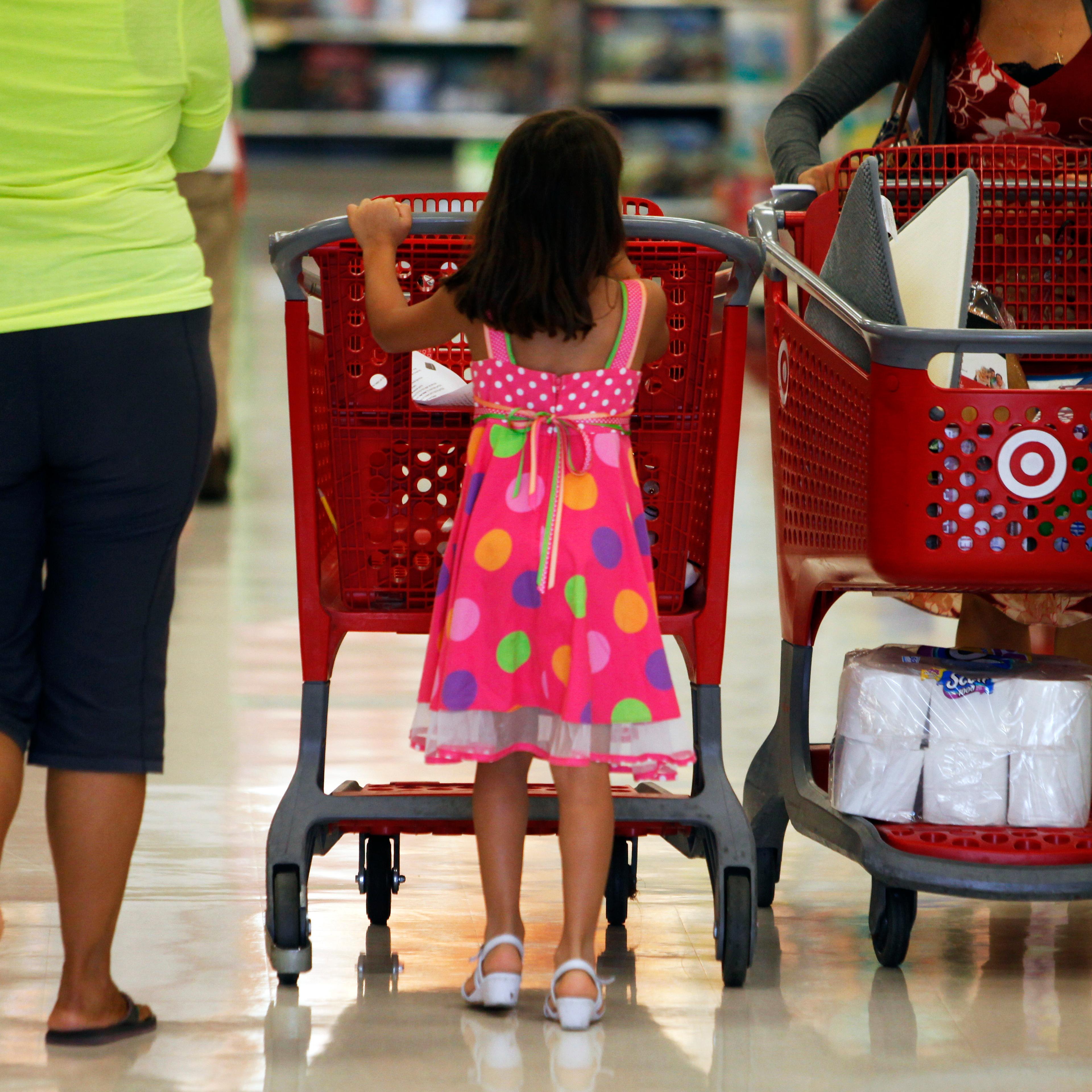 Shoppers At Target Corp. Ahead Of Earnings Report