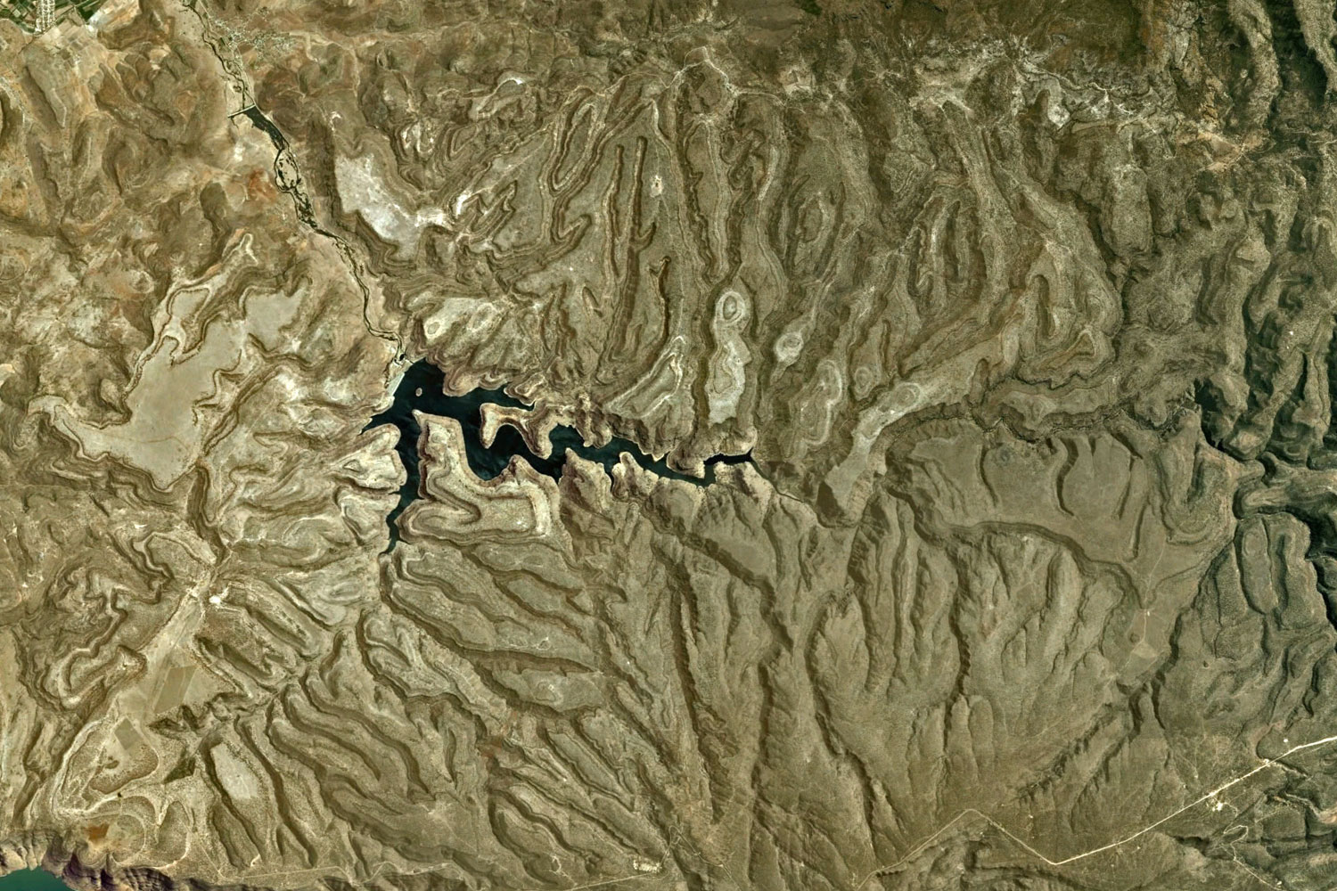 Fractal Patterns on Earth as Seen from Space
