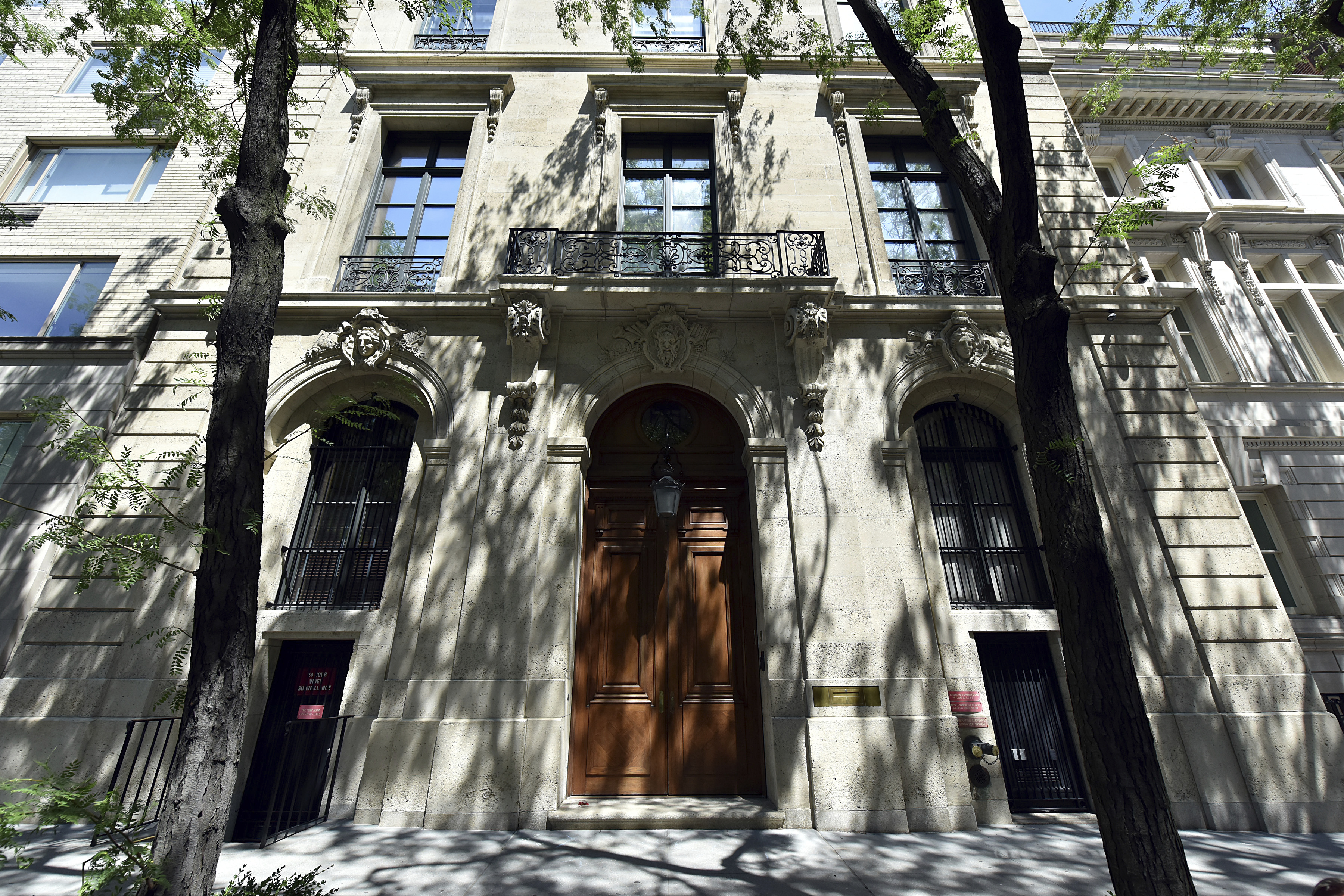 NY: Epstein Townhouse Now Tourist Attraction
