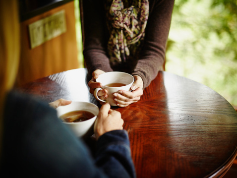 two-women-tea