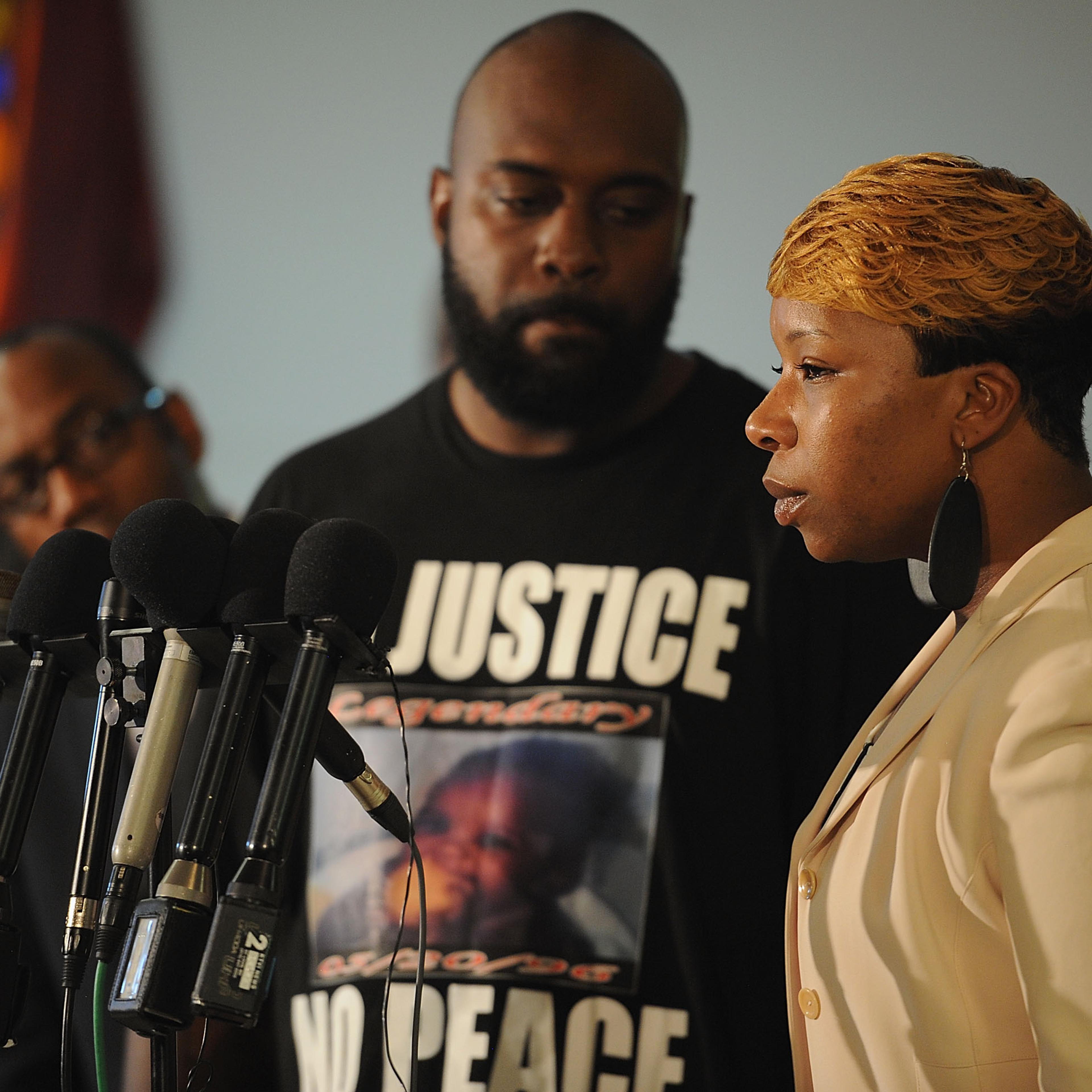 michael-brown-sr-lezley-mcspadden-settle