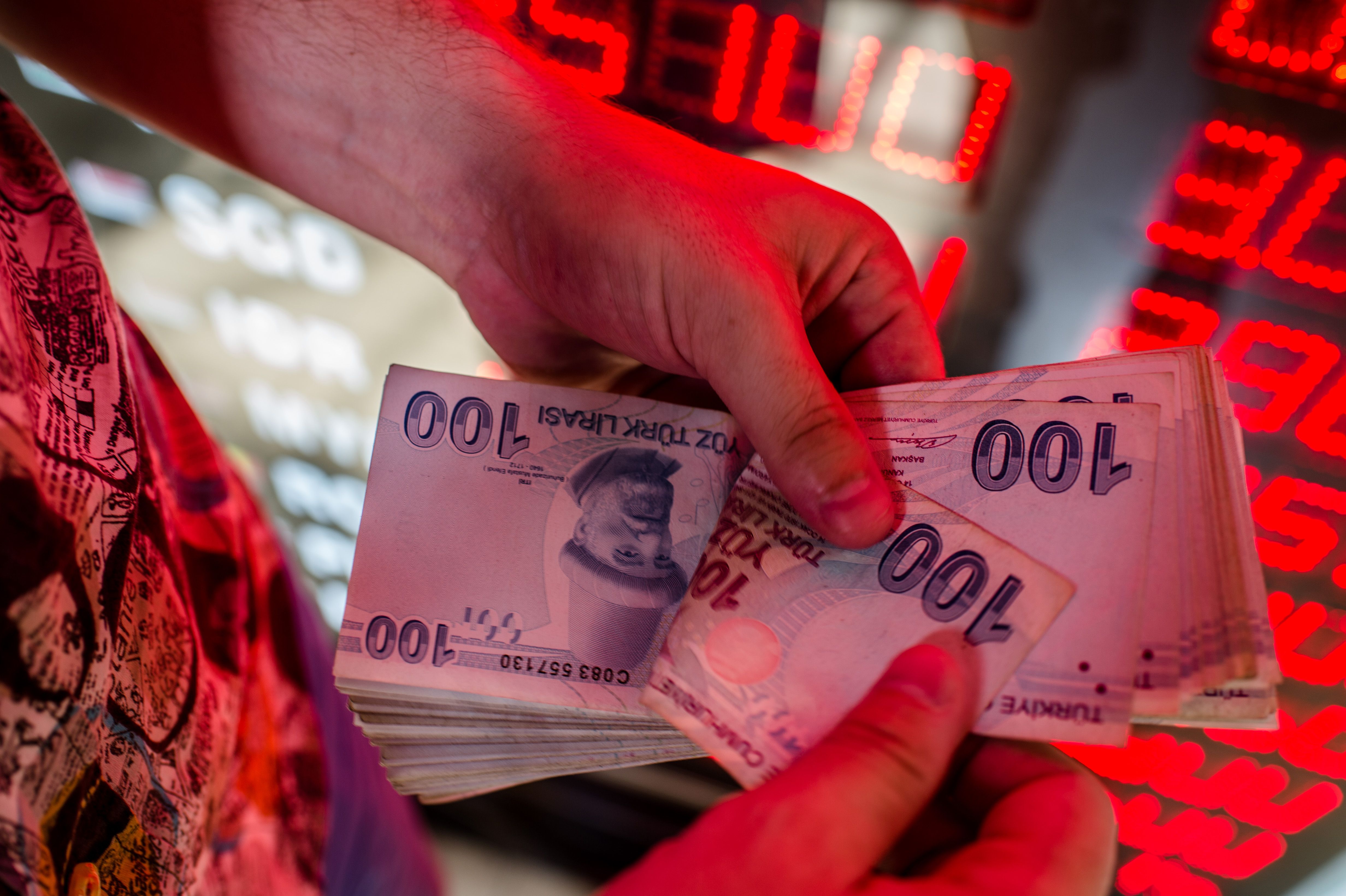 TOPSHOT-TURKEY-ECONOMY