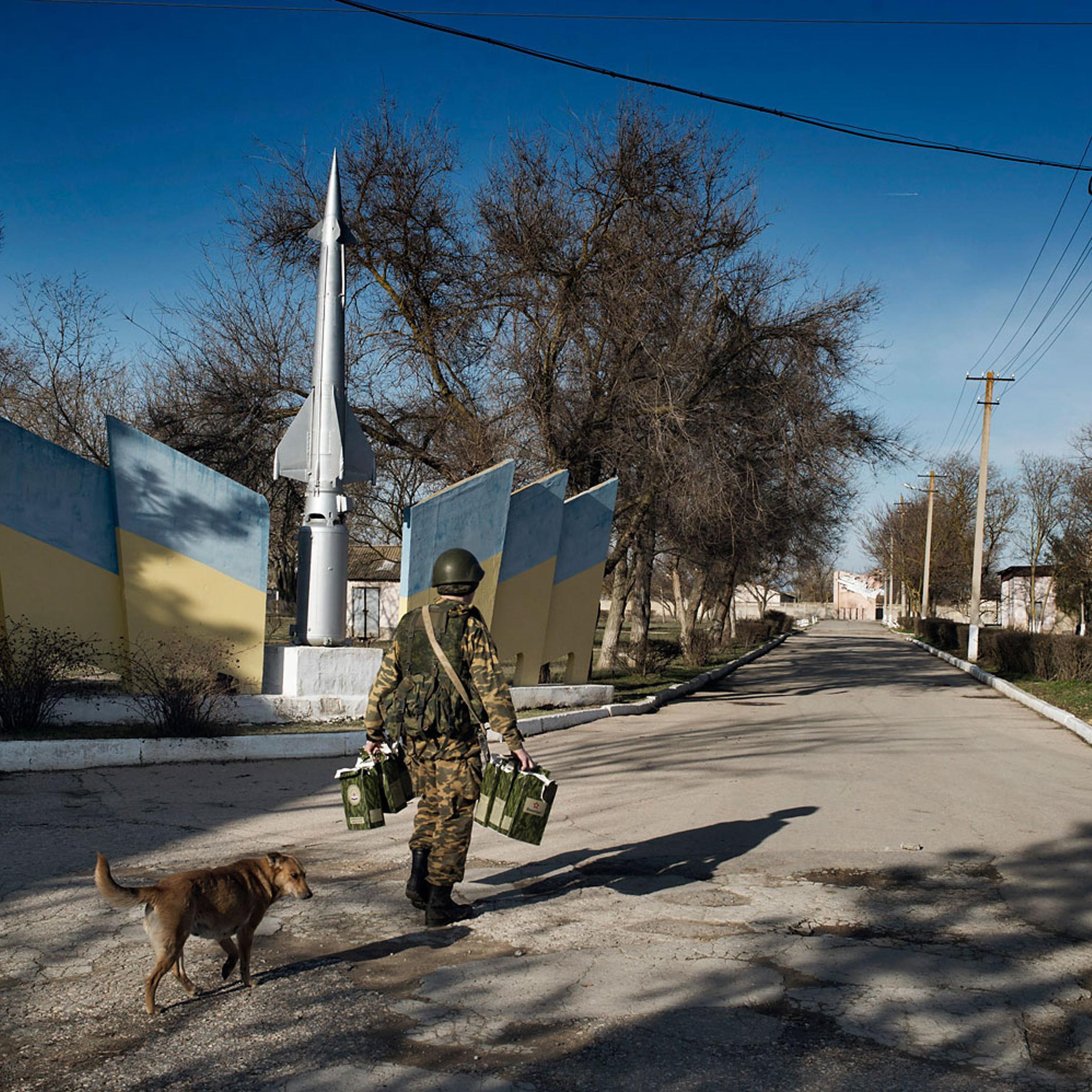 Russian troops occupy a Ukrainian military base in the Crimean town of Yevpatori, March 5, 2014.