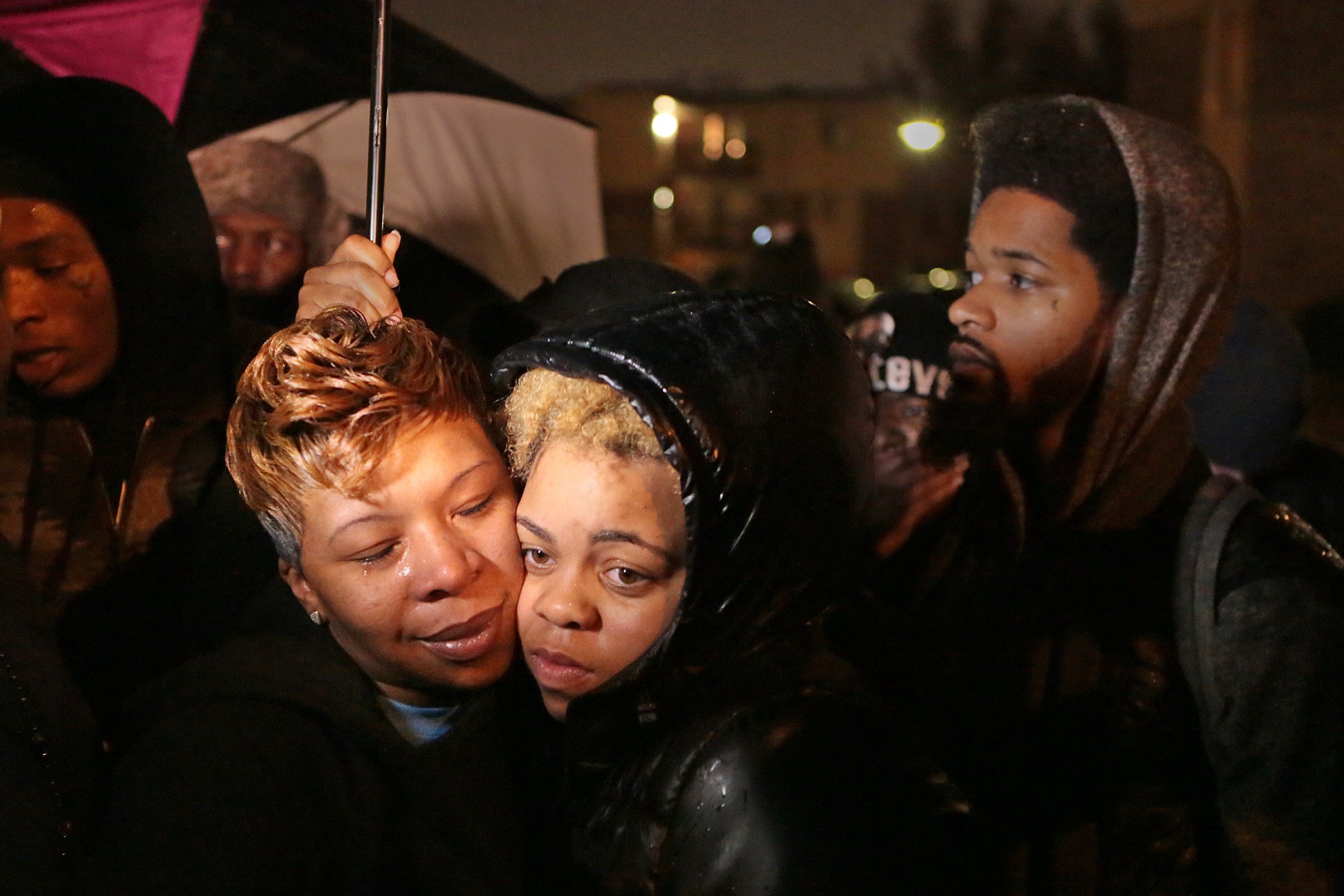 Missourians on edge awaiting grand jury's verdict
