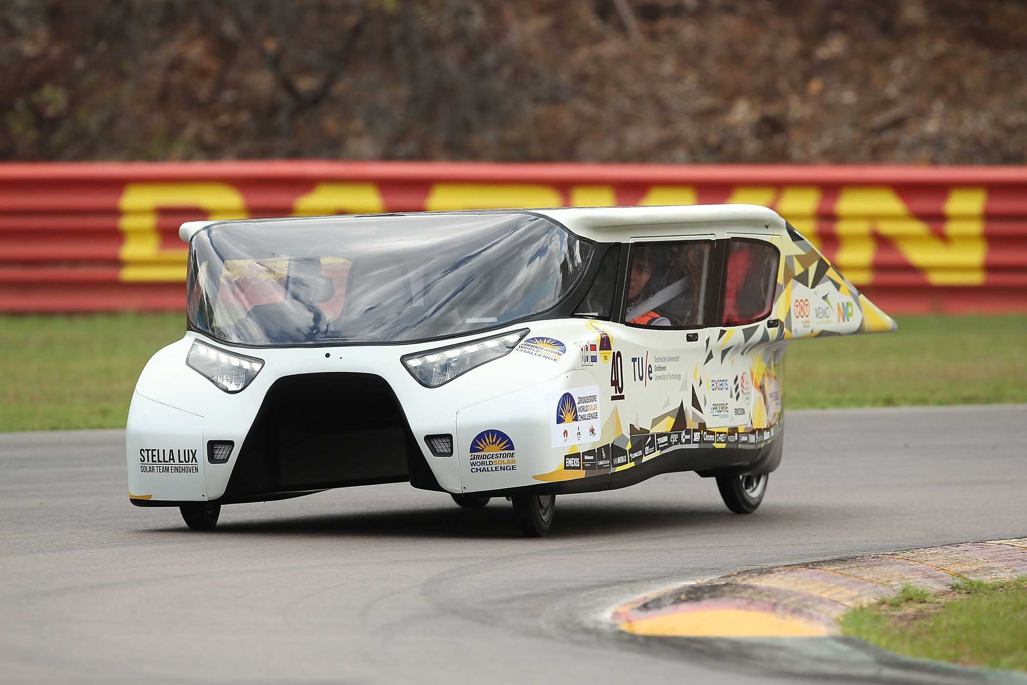 World Solar Challenge: See the Solar-Powered Cars Racing