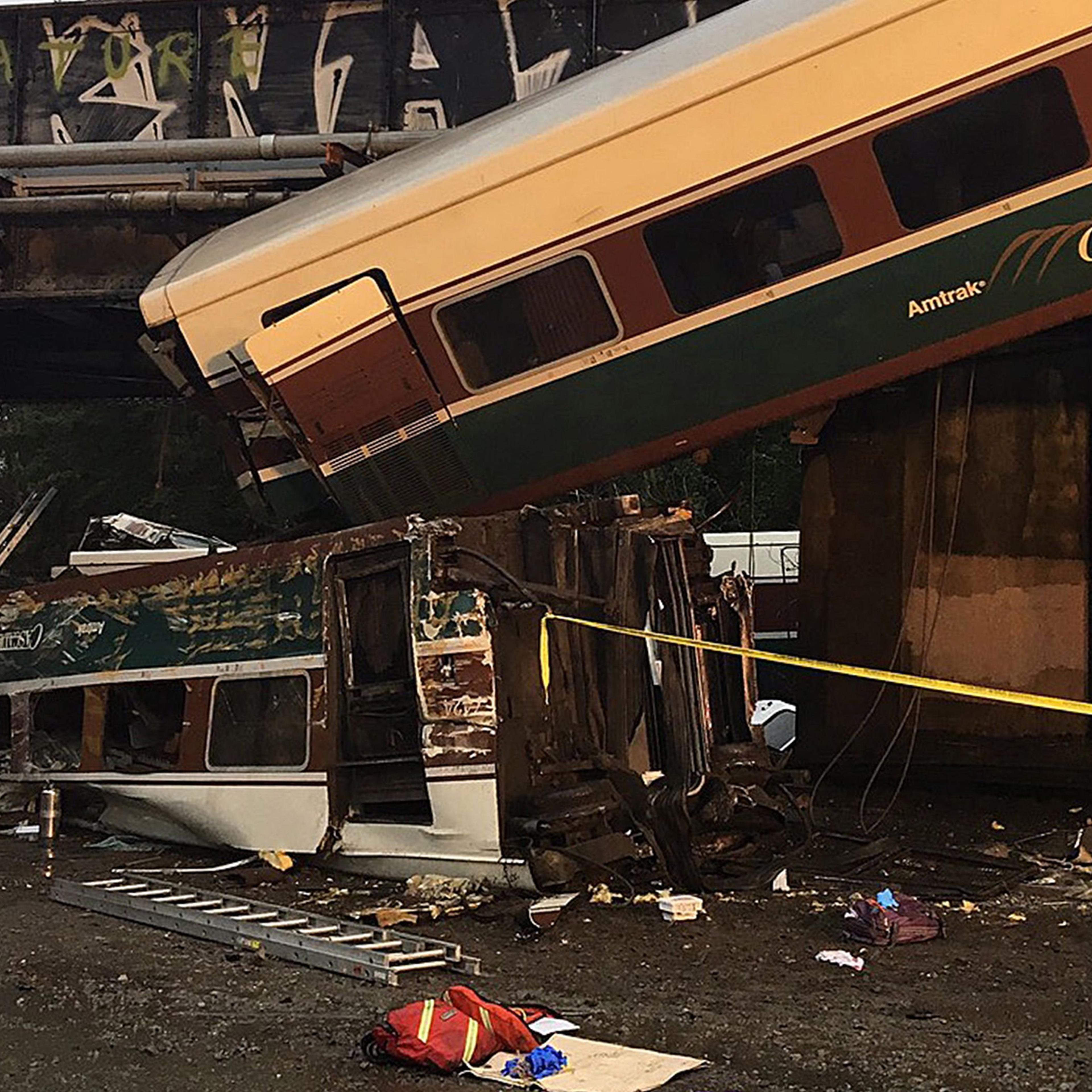 Amtrak train derails over highway, Olympia, USA - 18 Dec 2017