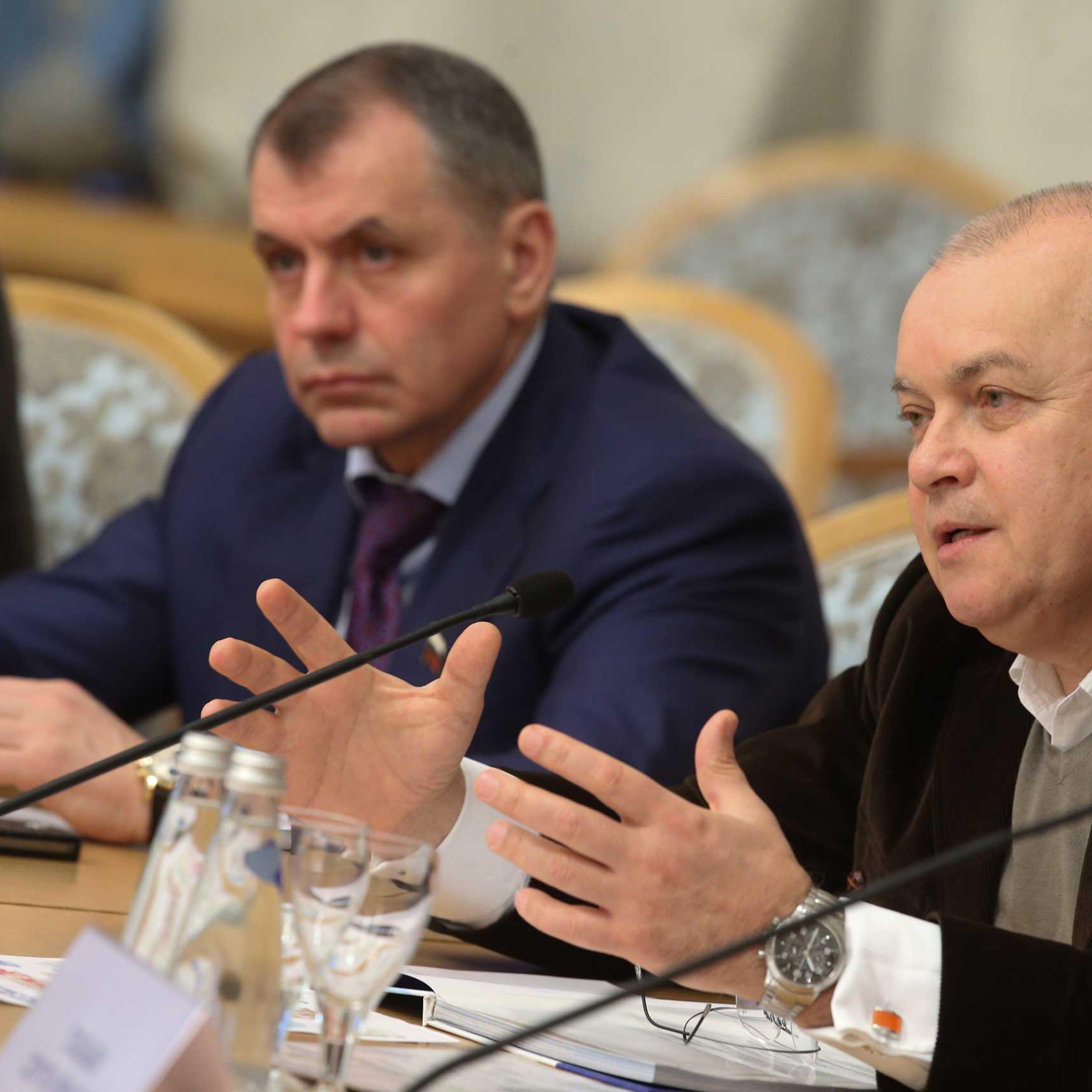 Round table discussion marks 1st anniversary of reunification of Crimea with Russia