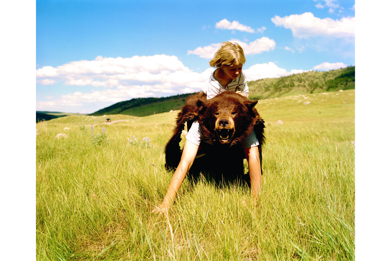 b<br />
bear boy