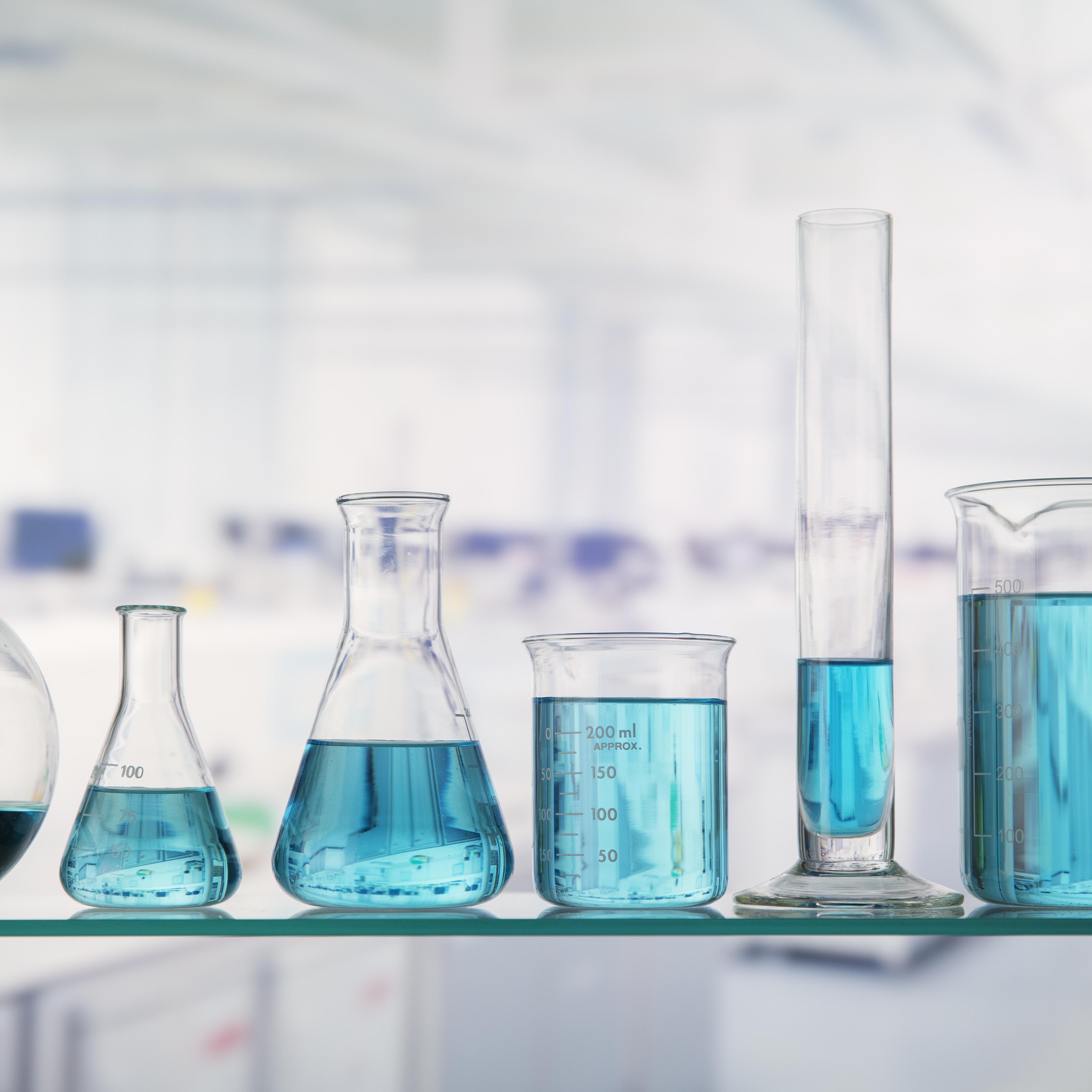 beakers-science-lab-shelf