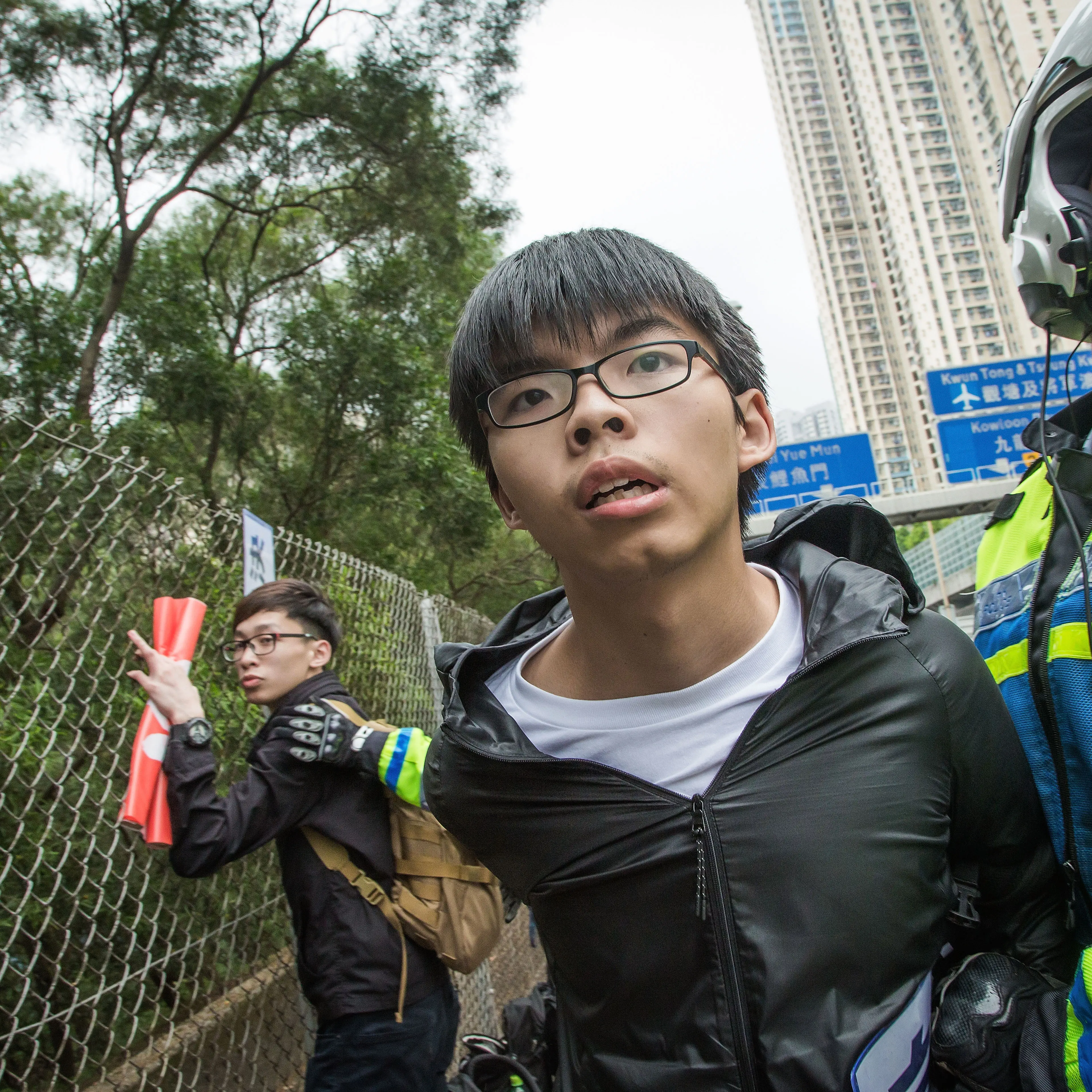 Hong Kong Student Activists Attempt To Intercept Chinese Leader's Motorcade