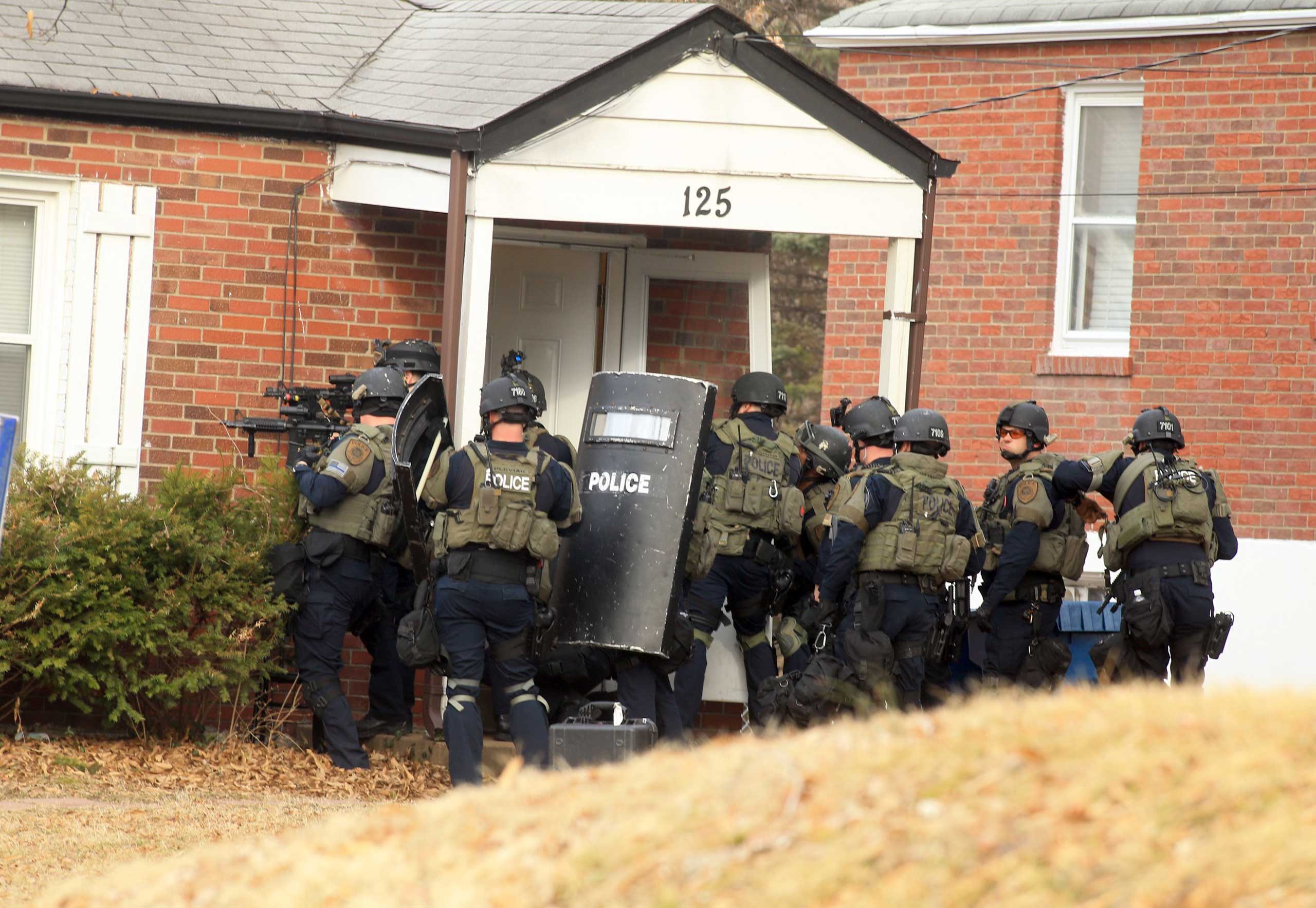 Police investigate shooting of police officers in Ferguson