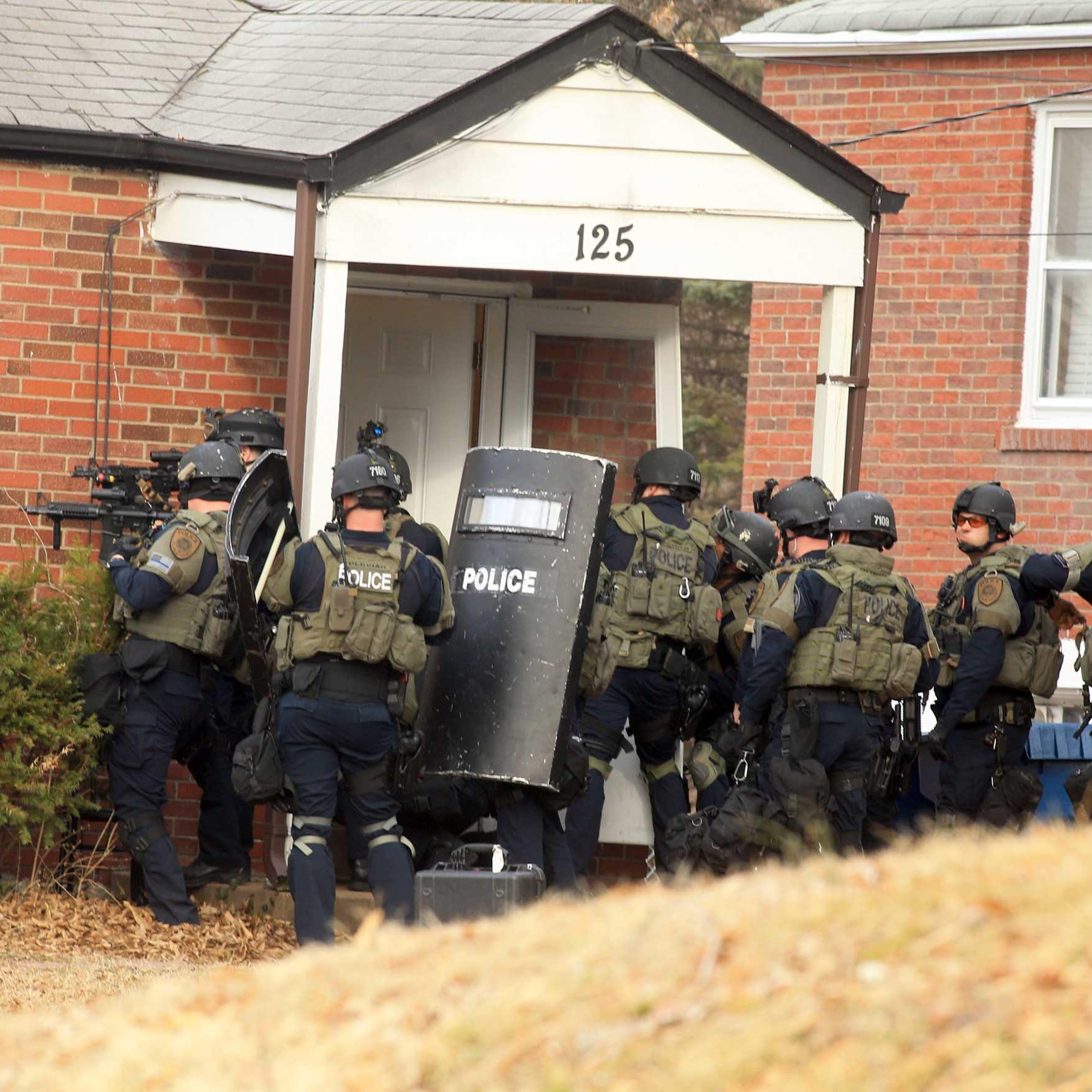Police investigate shooting of police officers in Ferguson