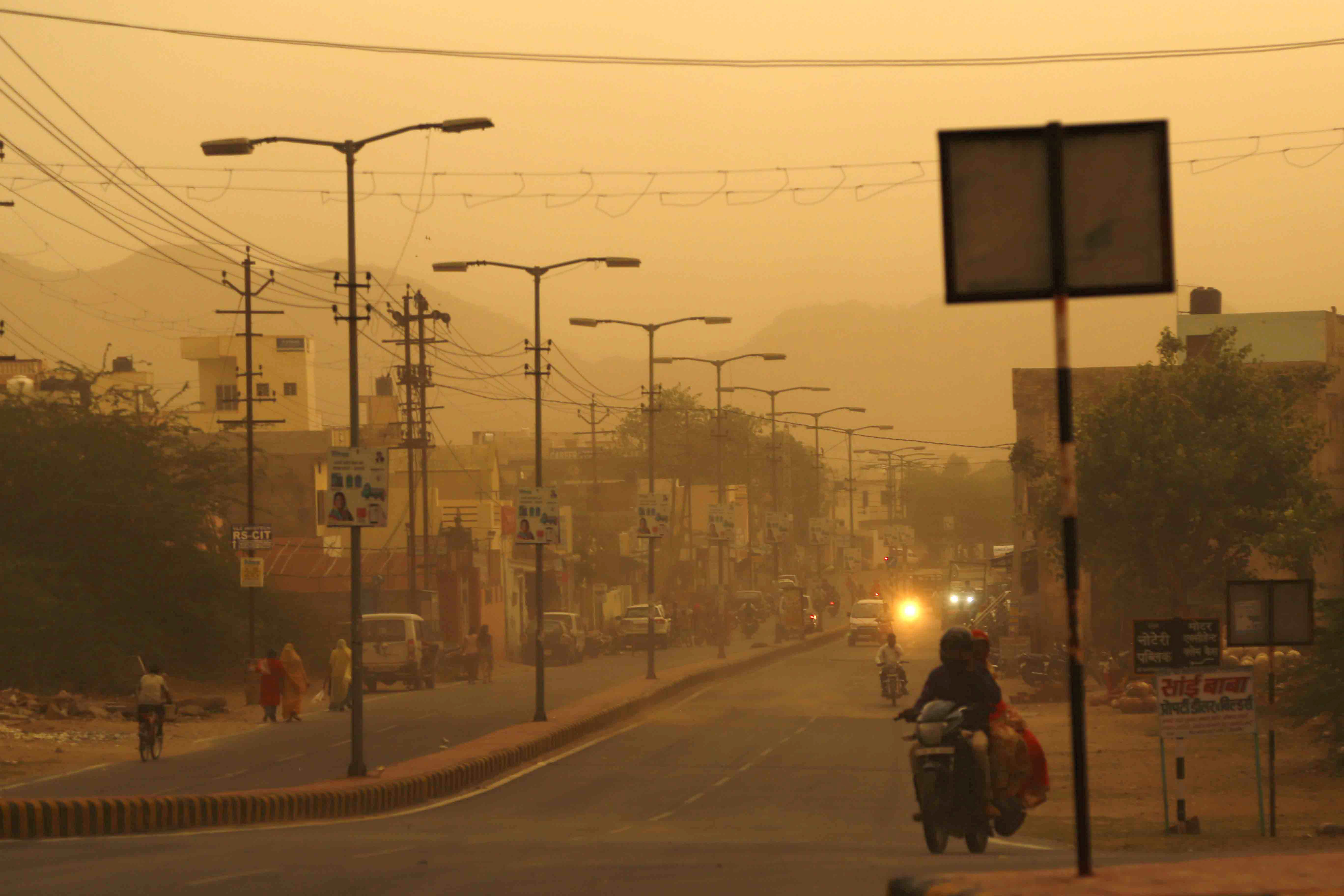 INDIA-WEATHER-STORM