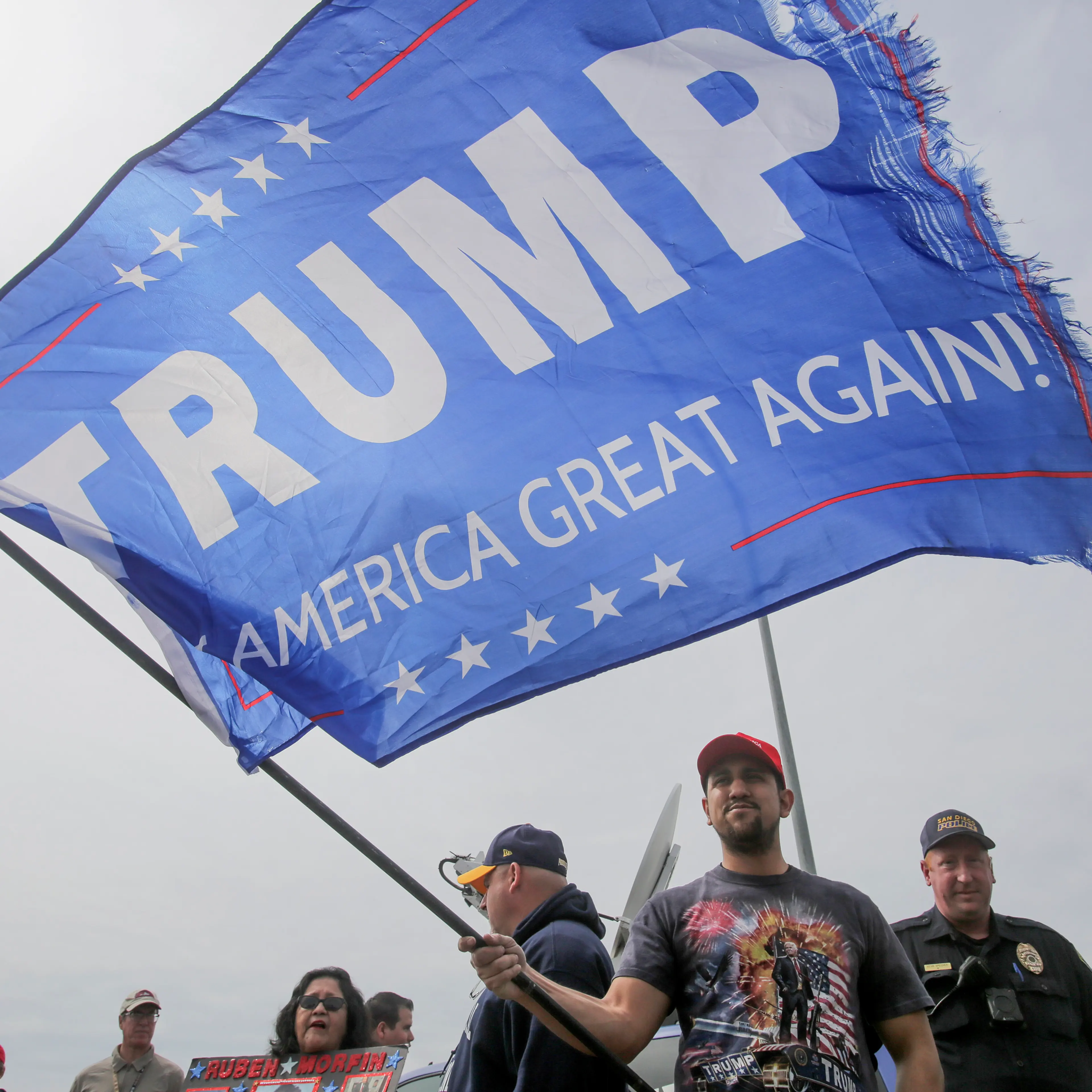 TOPSHOT-US-POLITICS-TRUMP-BORDER