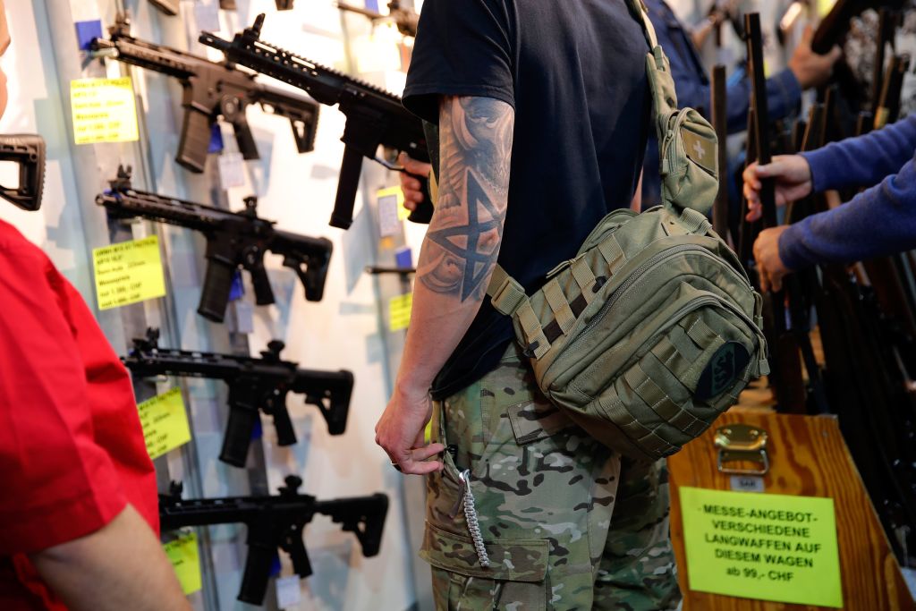 SWITZERLAND-POLITICS-WEAPONRY-LEISURE