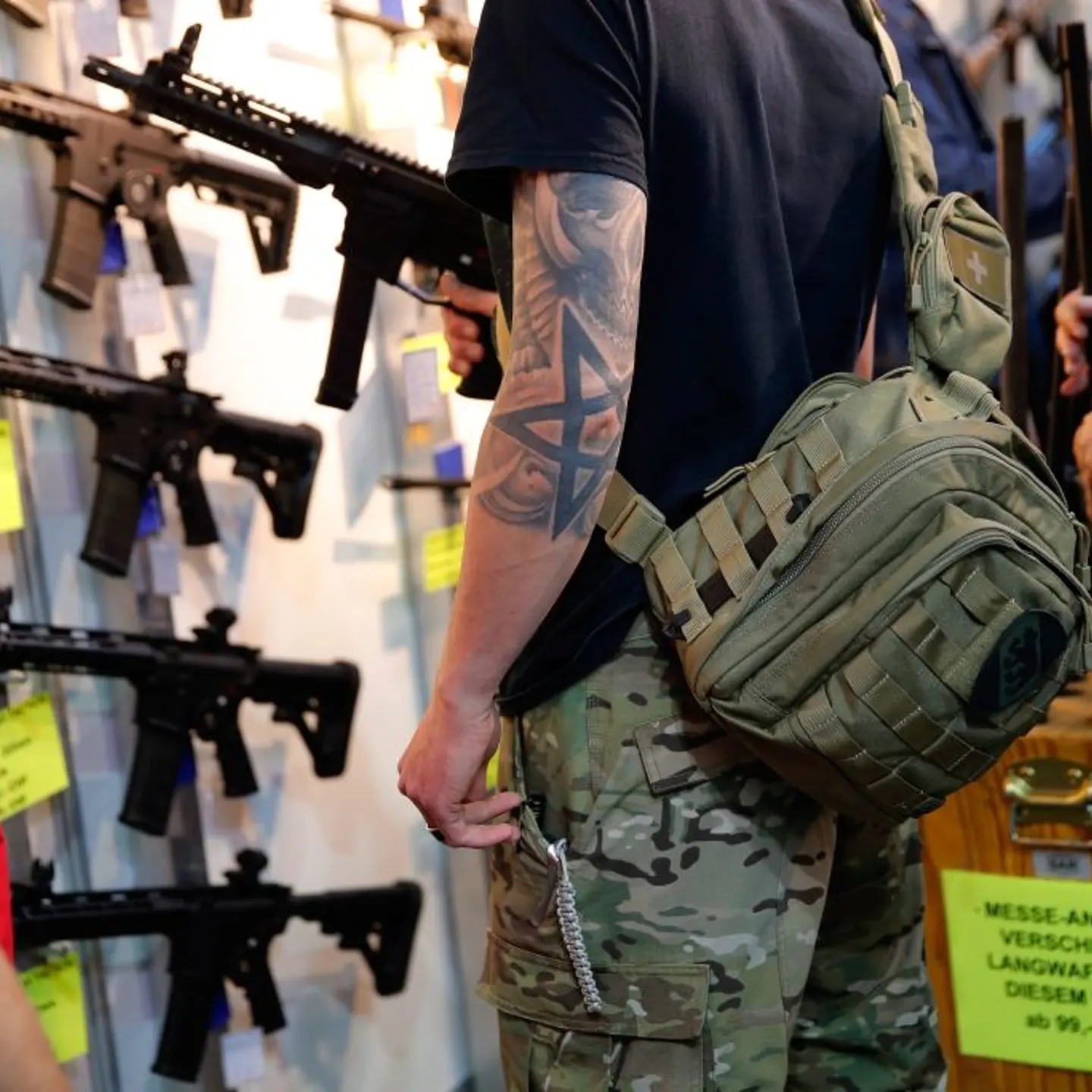 SWITZERLAND-POLITICS-WEAPONRY-LEISURE
