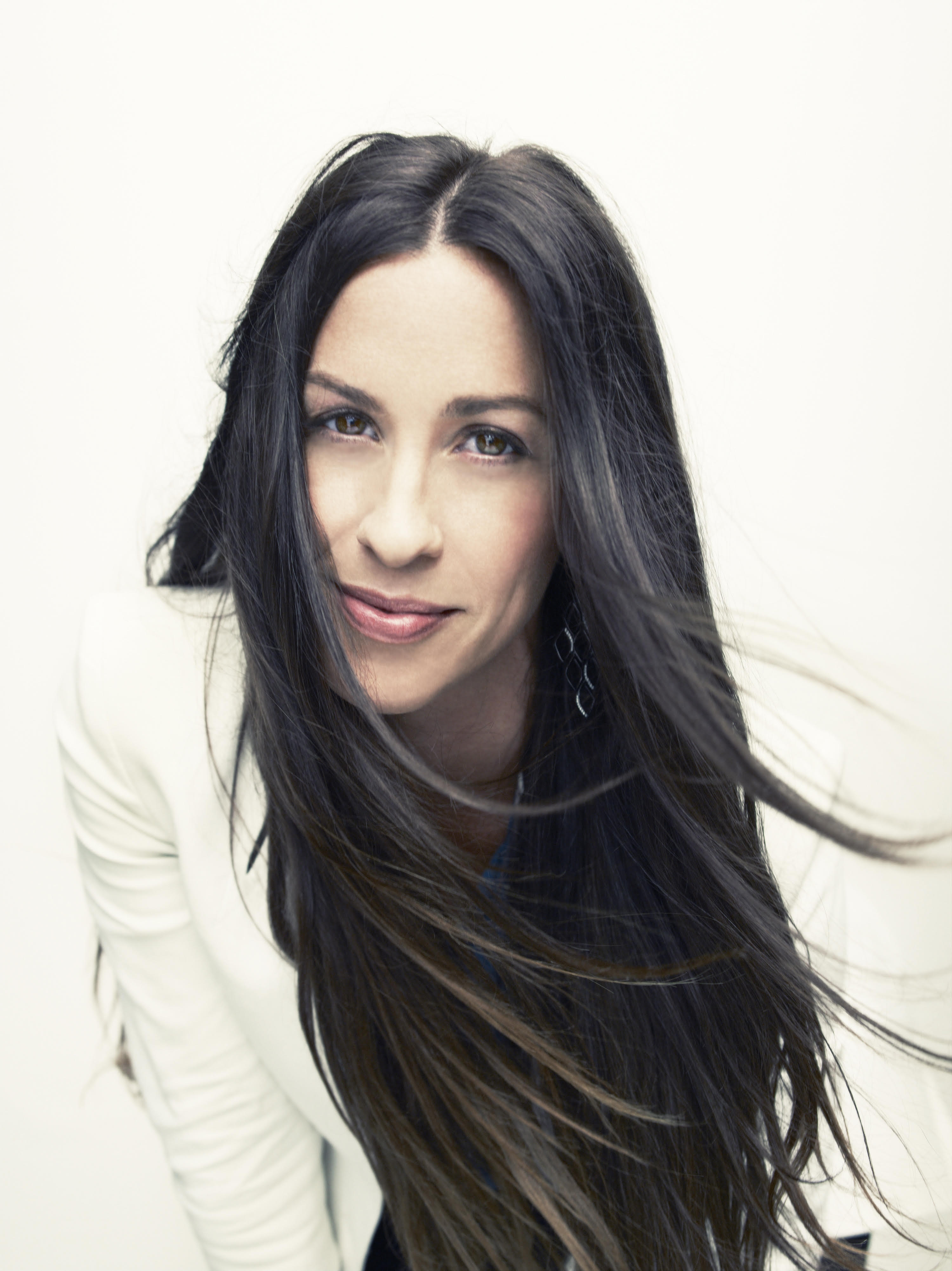 Alanis Morissette: Feminism Needs a Revolution