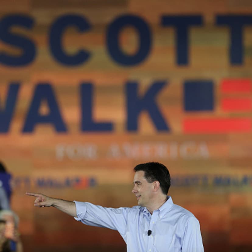 Scott Walker, governor of Wisconsin, takes the stage during his presidential campaign announcement in Waukesha, Wisconsin, U.S., on Monday, July 13, 2015.