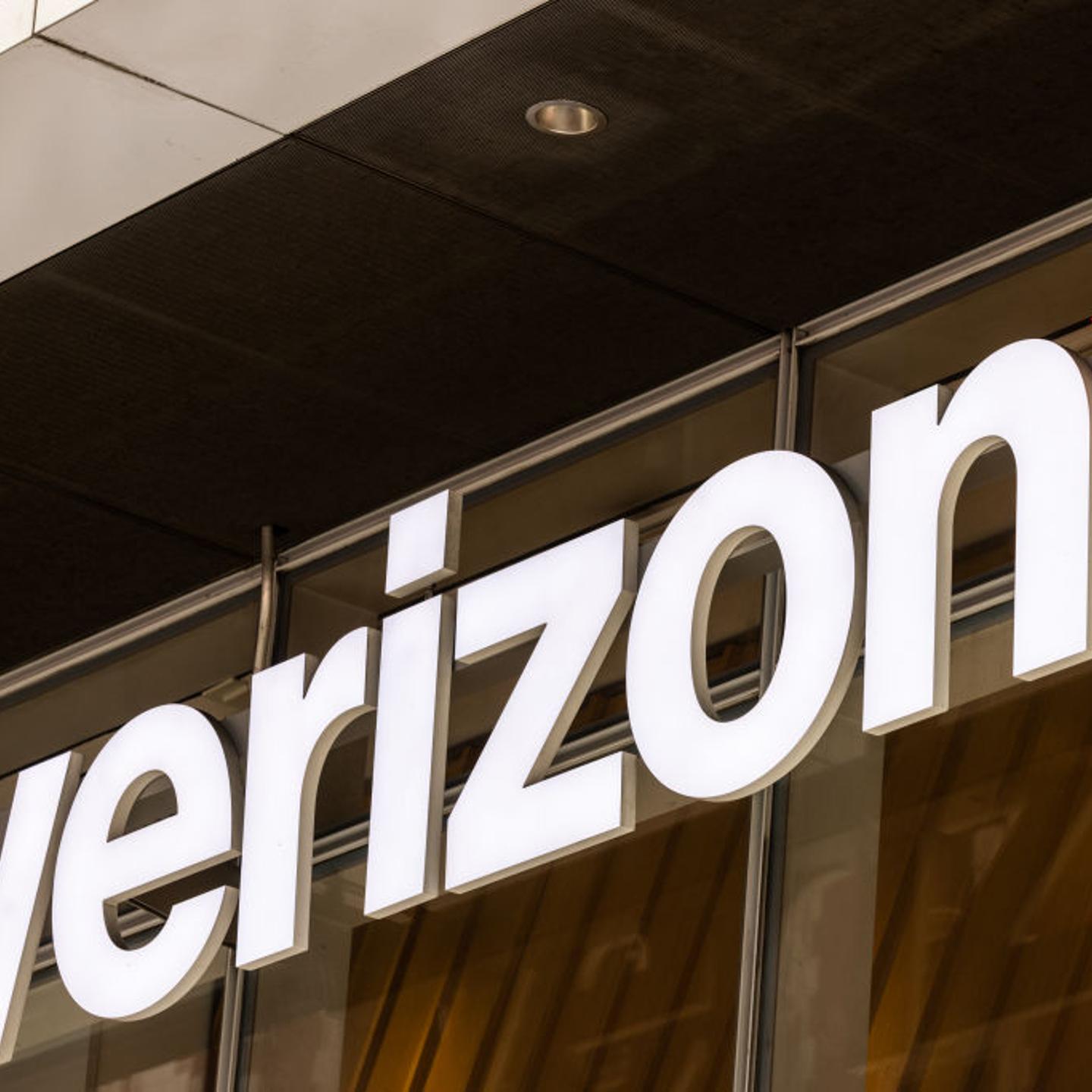 Verizon Stores Ahead Of Earnings Figures