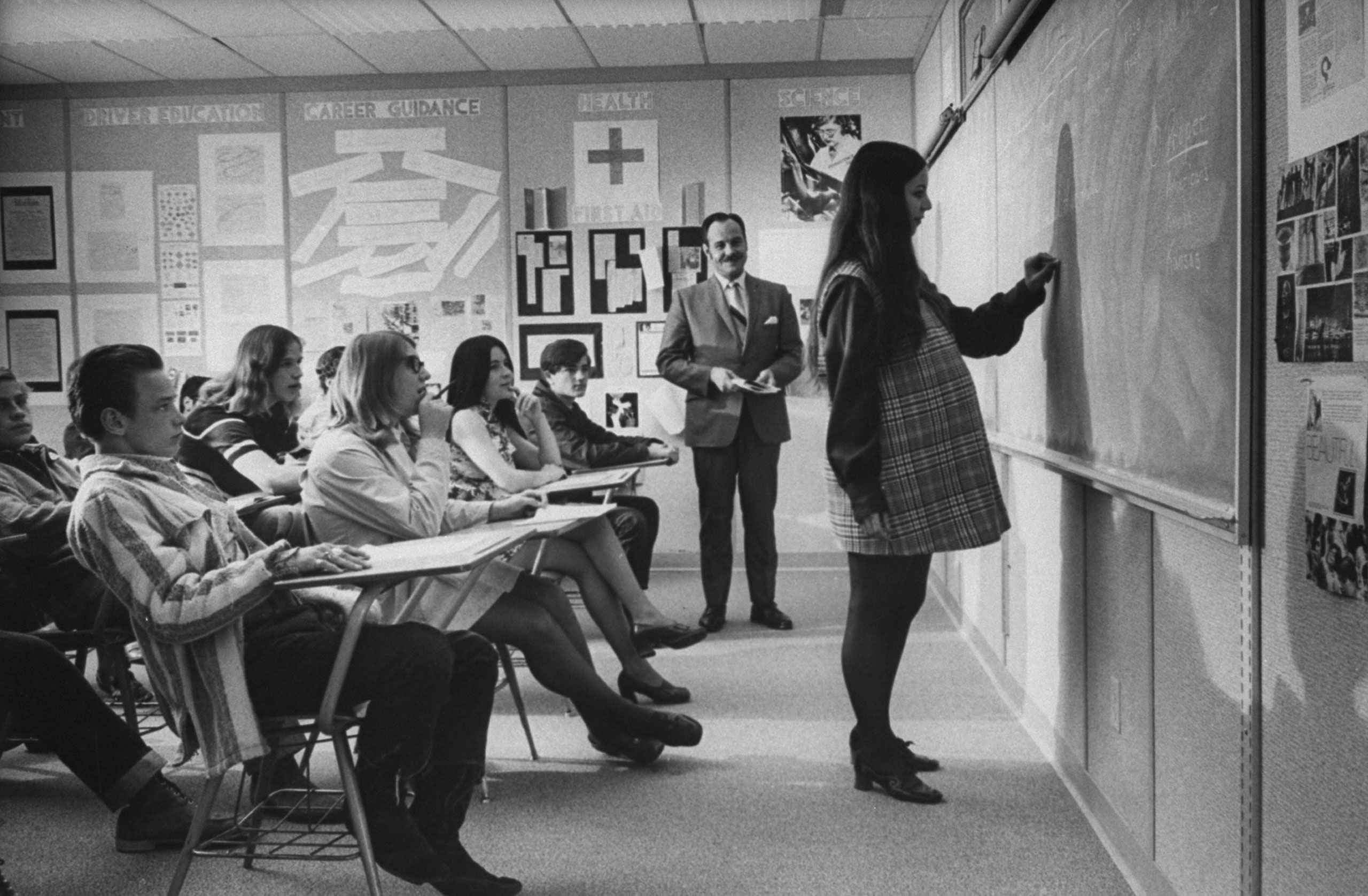 Photo from a LIFE magazine article on teen pregnancy, 1971.