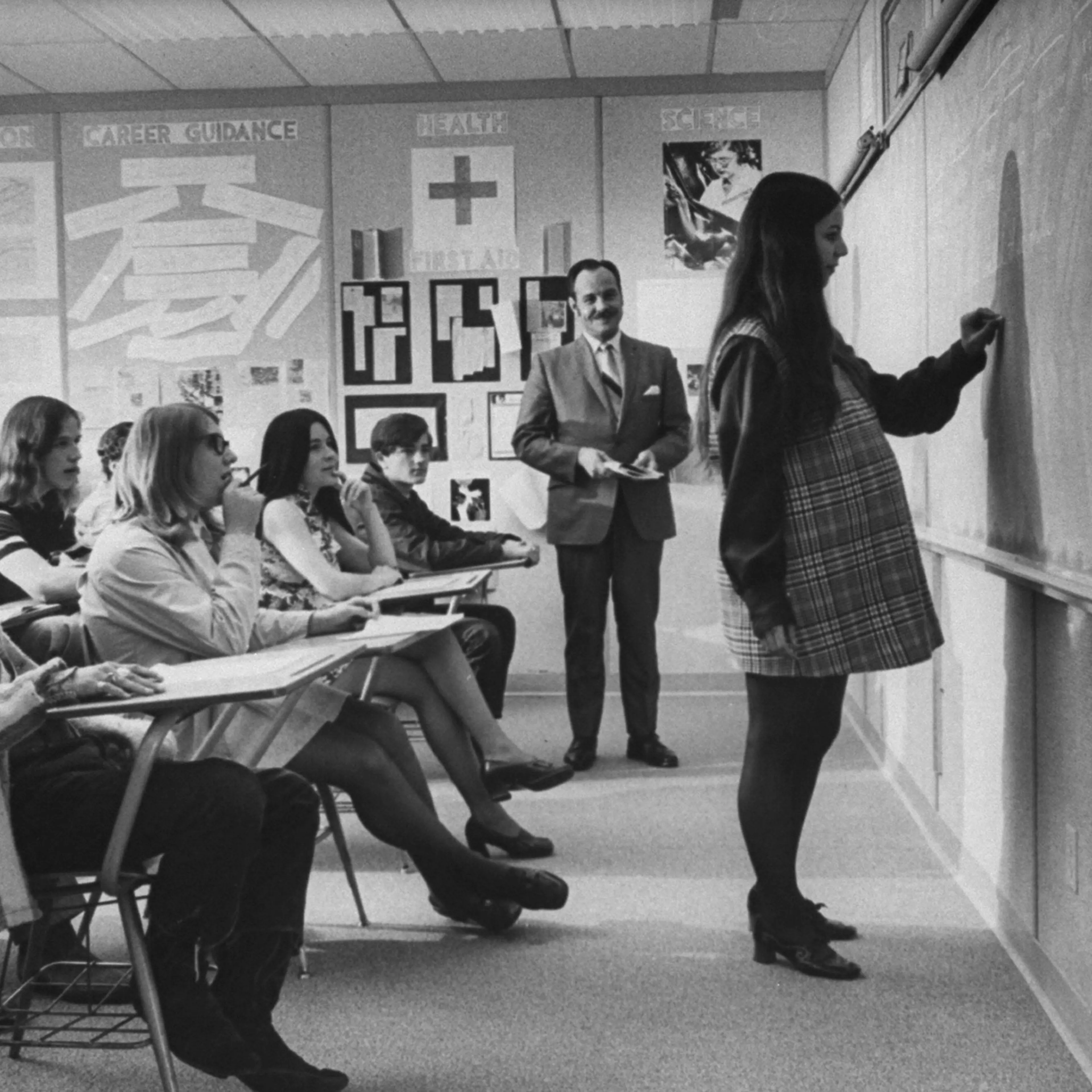 Photo from a LIFE magazine article on teen pregnancy, 1971.