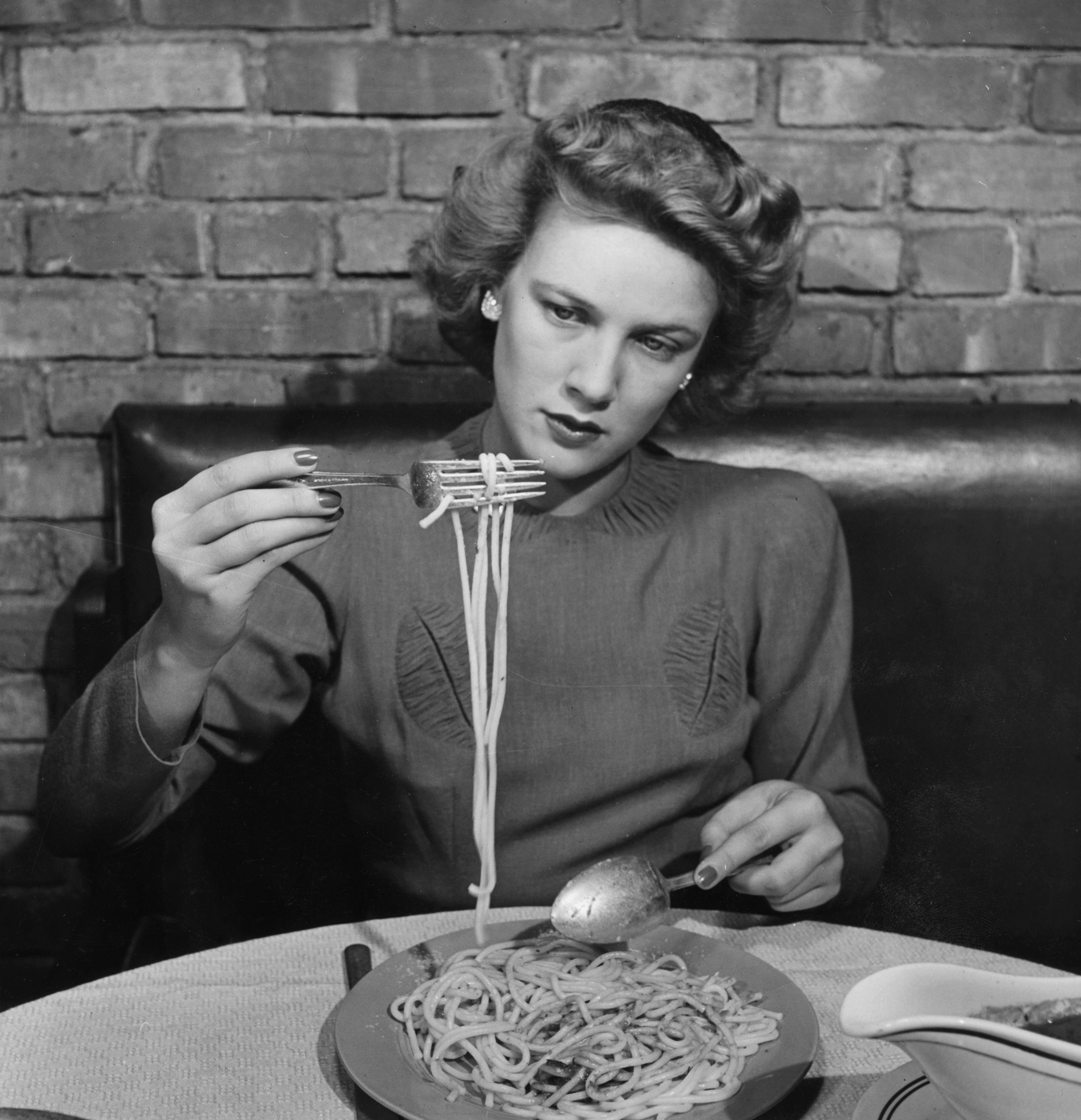 How to Eat Spaghetti, 1941