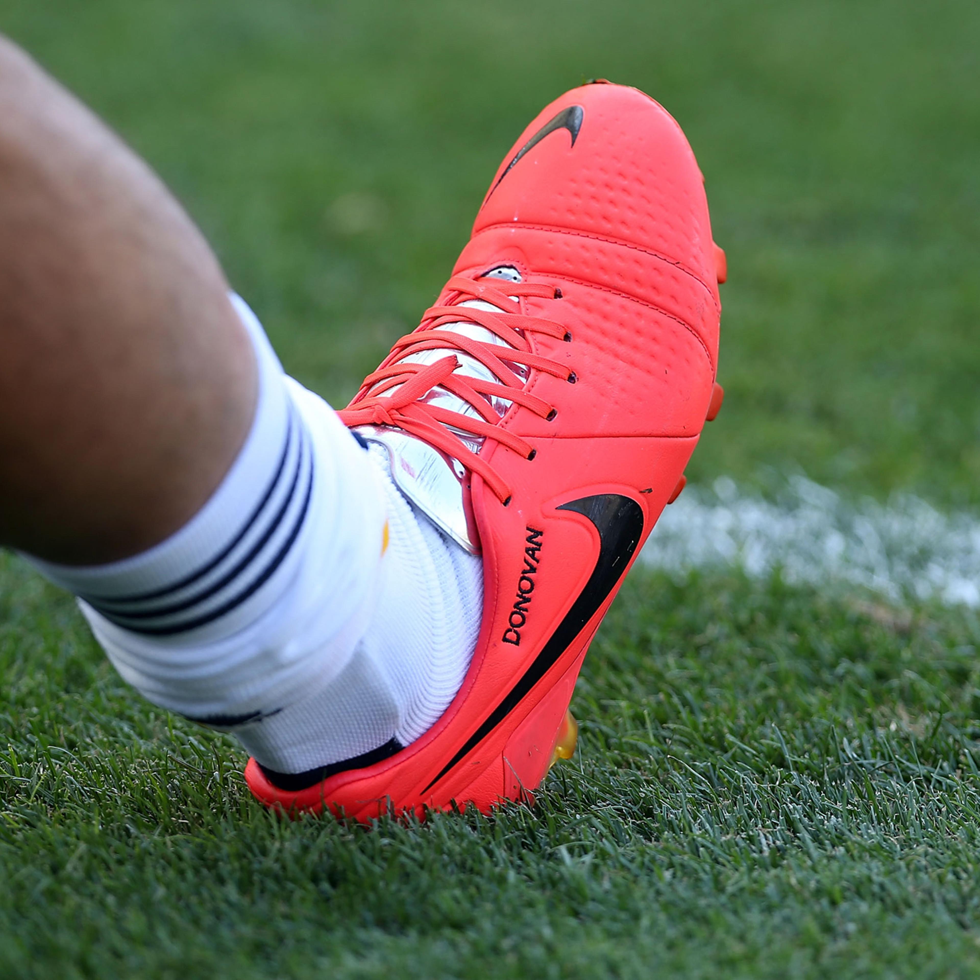 140626_INV_NIKEAHEAD