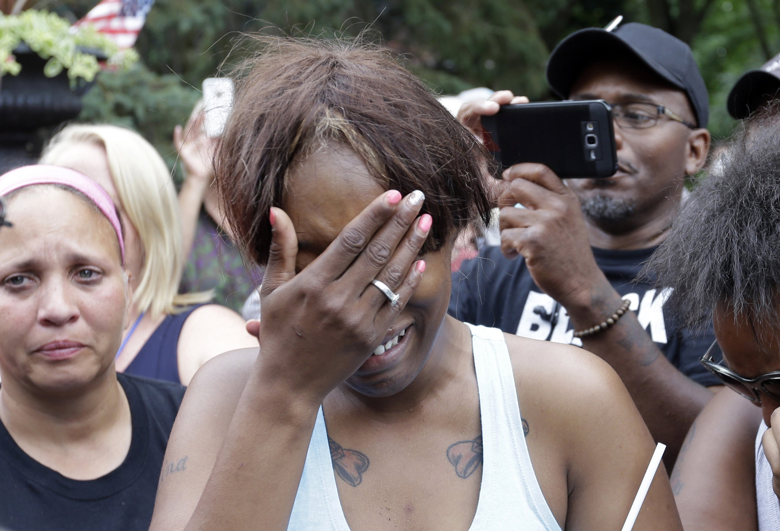 Diamond Reynolds, the girlfriend of Philando Castile of St. Paul, cries outside the governor's residence in St. Paul, Minn., on July 7, 2016.