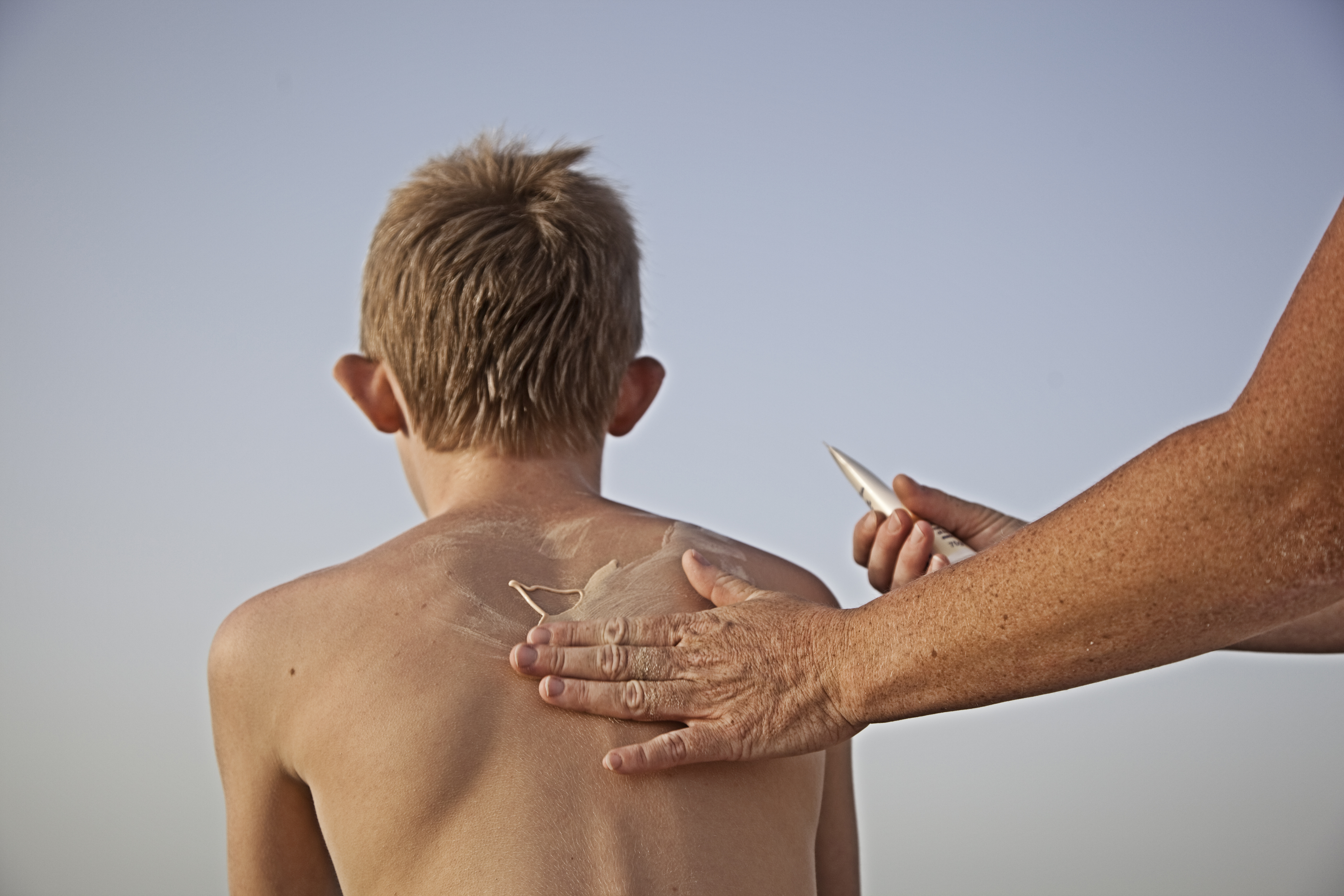 parent sunscreen son