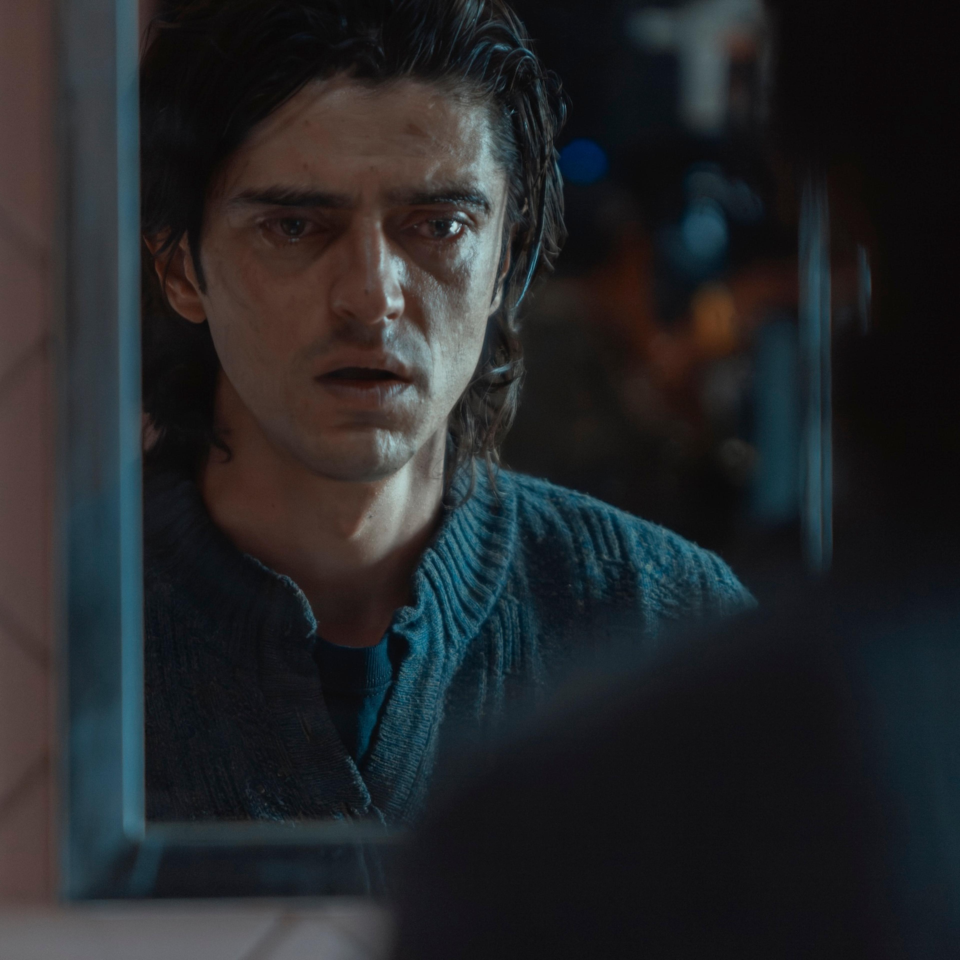 Estado de Fuga. José Restrepo as Camilo in Estado de Fuga. Cr. Juan Pablo Gutiérrez / Netflix © 2025