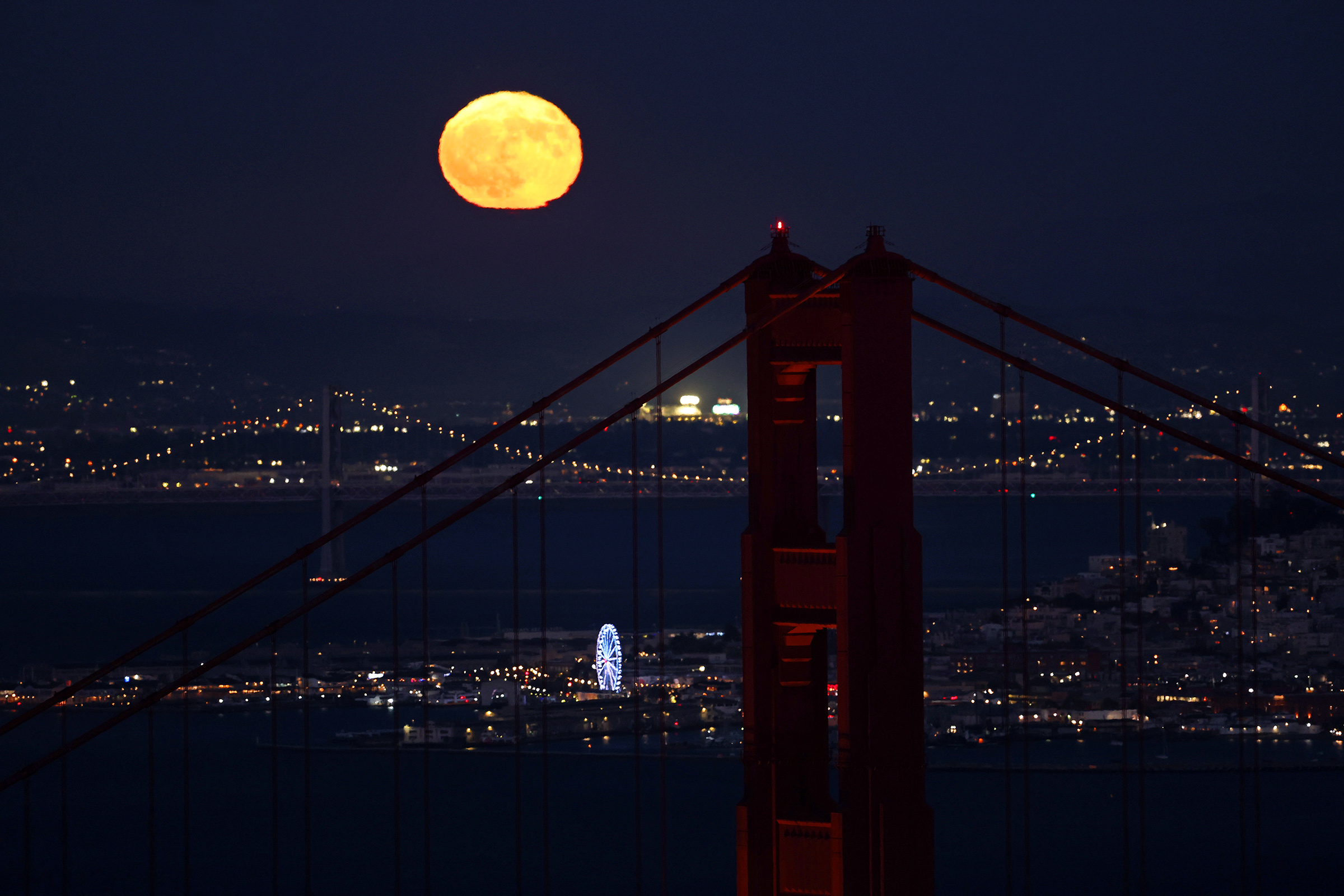 See the Rare Super Blue Moon in Photos