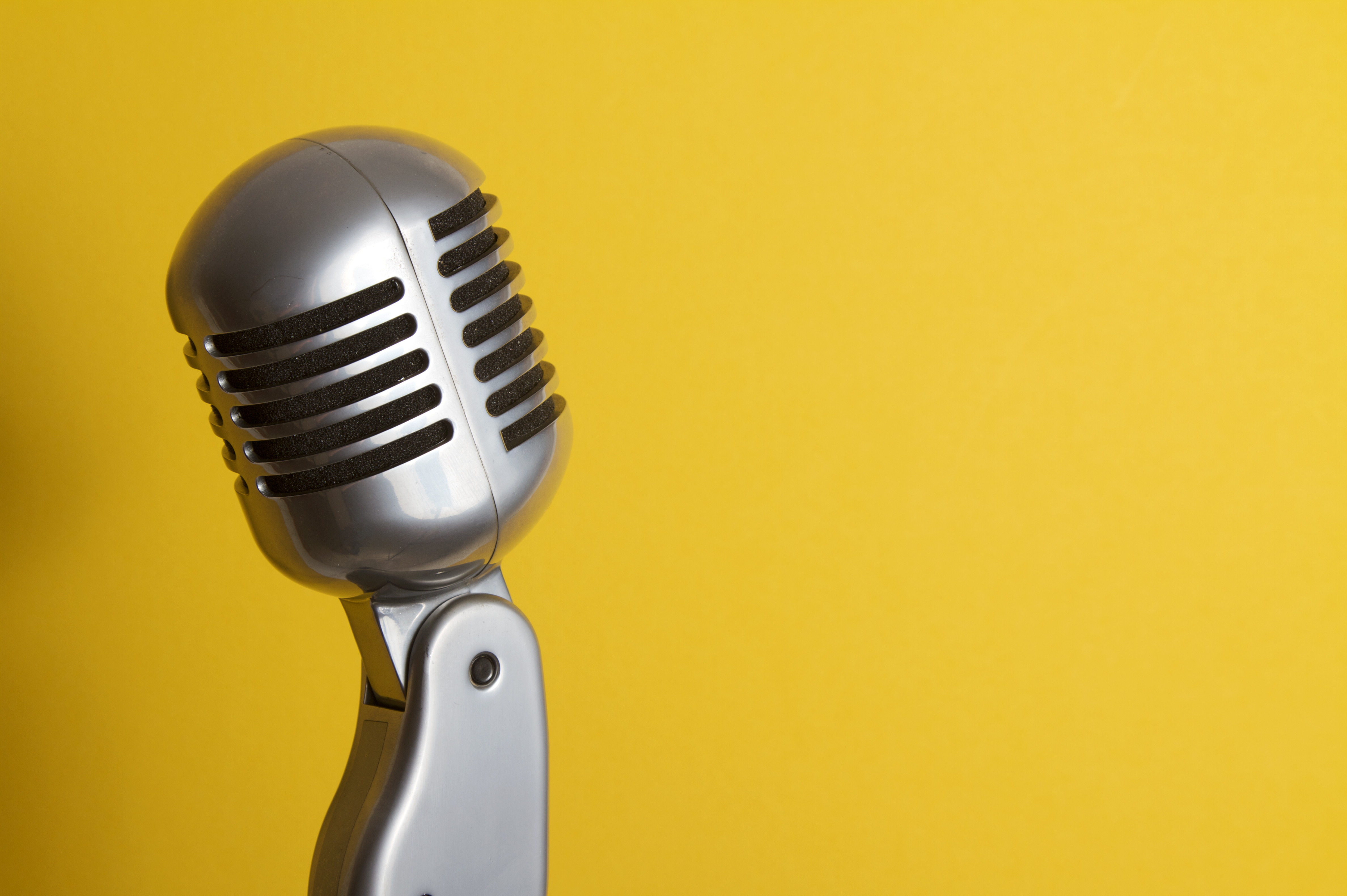 retro-microphone