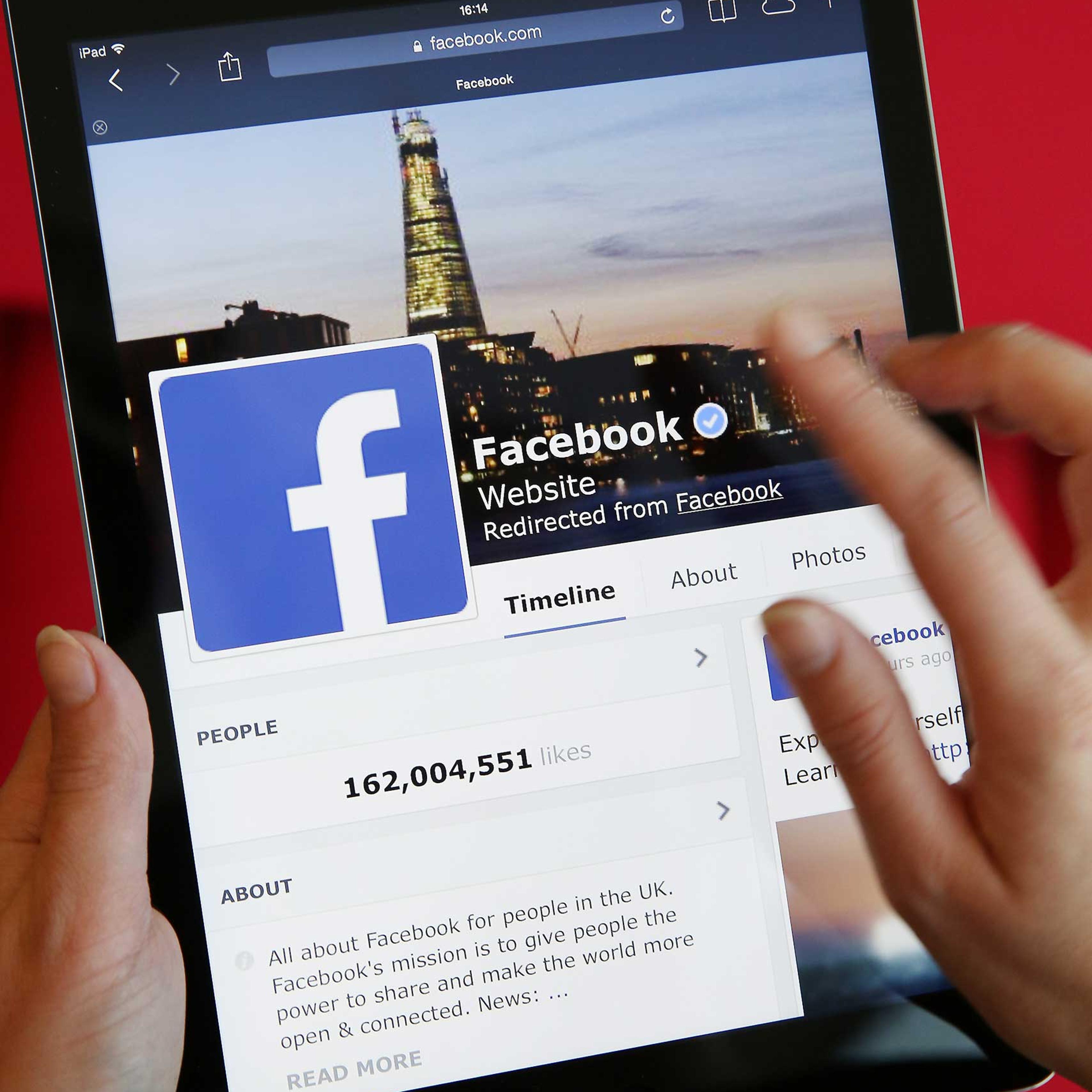 Apple iPad Facebook