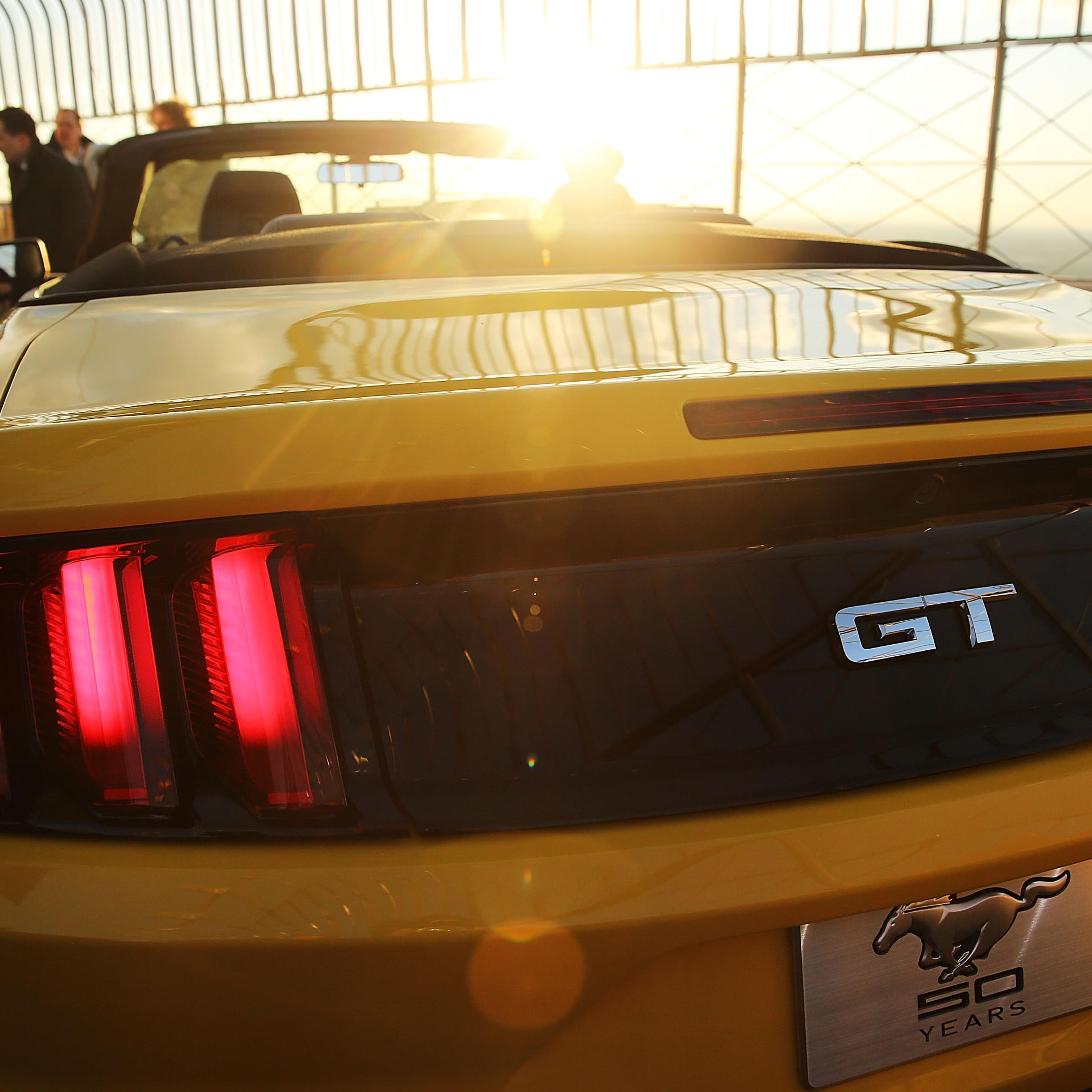 Ford Marks 50th Anniversary Of Company's Mustang By Revealing 2015 Model On Empire State Building