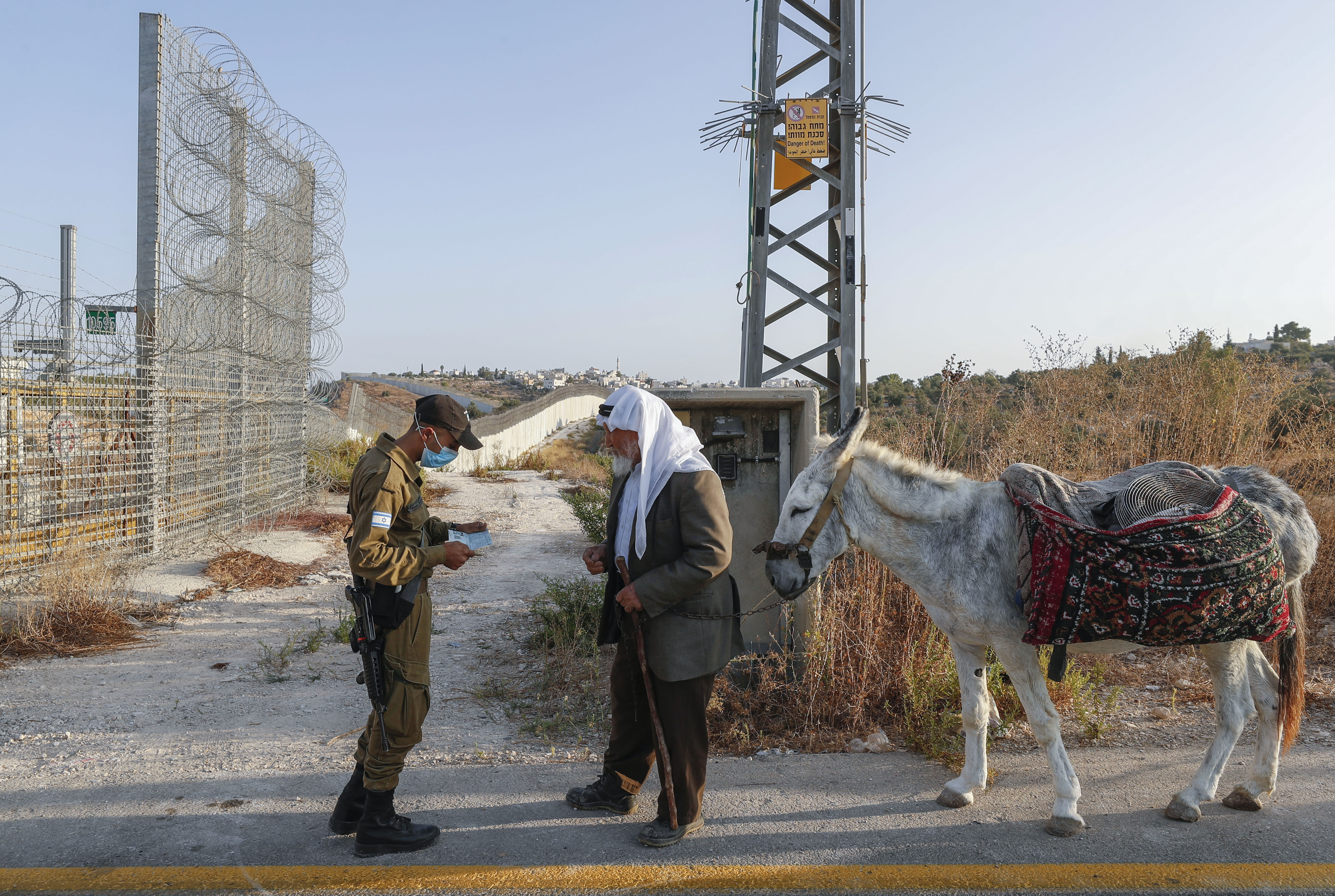 PALESTINIAN-ISRAEL-CONFLICT-HARVEST