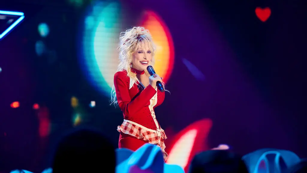 Muere Dolly Parton, ícono de la música country, a los 80 años