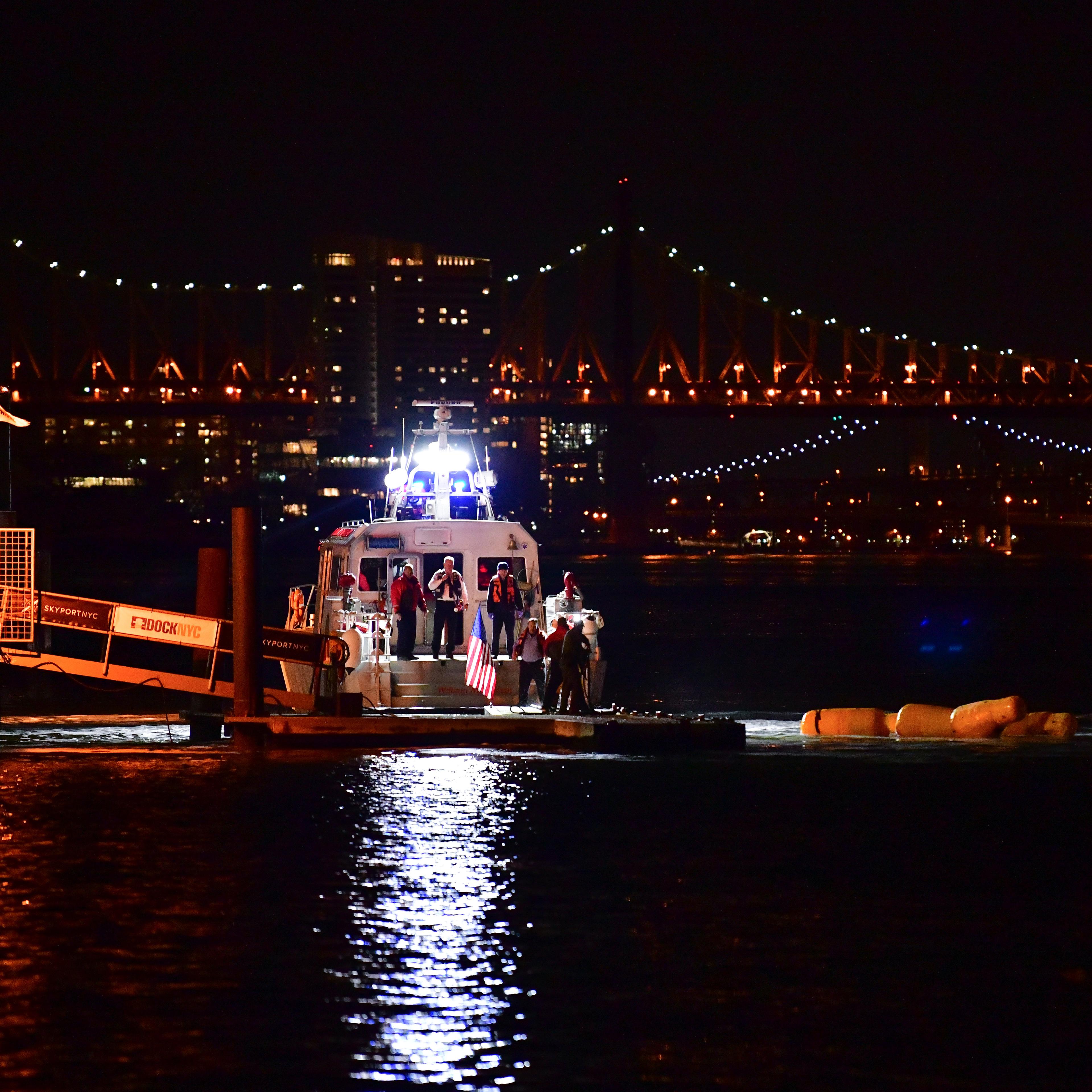 At Least 2 Dead As Helicopter Crashes Into New York City's East River
