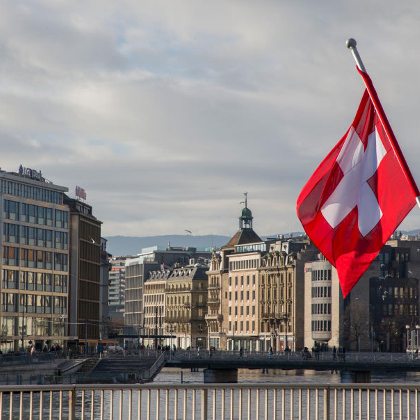 Swiss flag at Geneva Lake