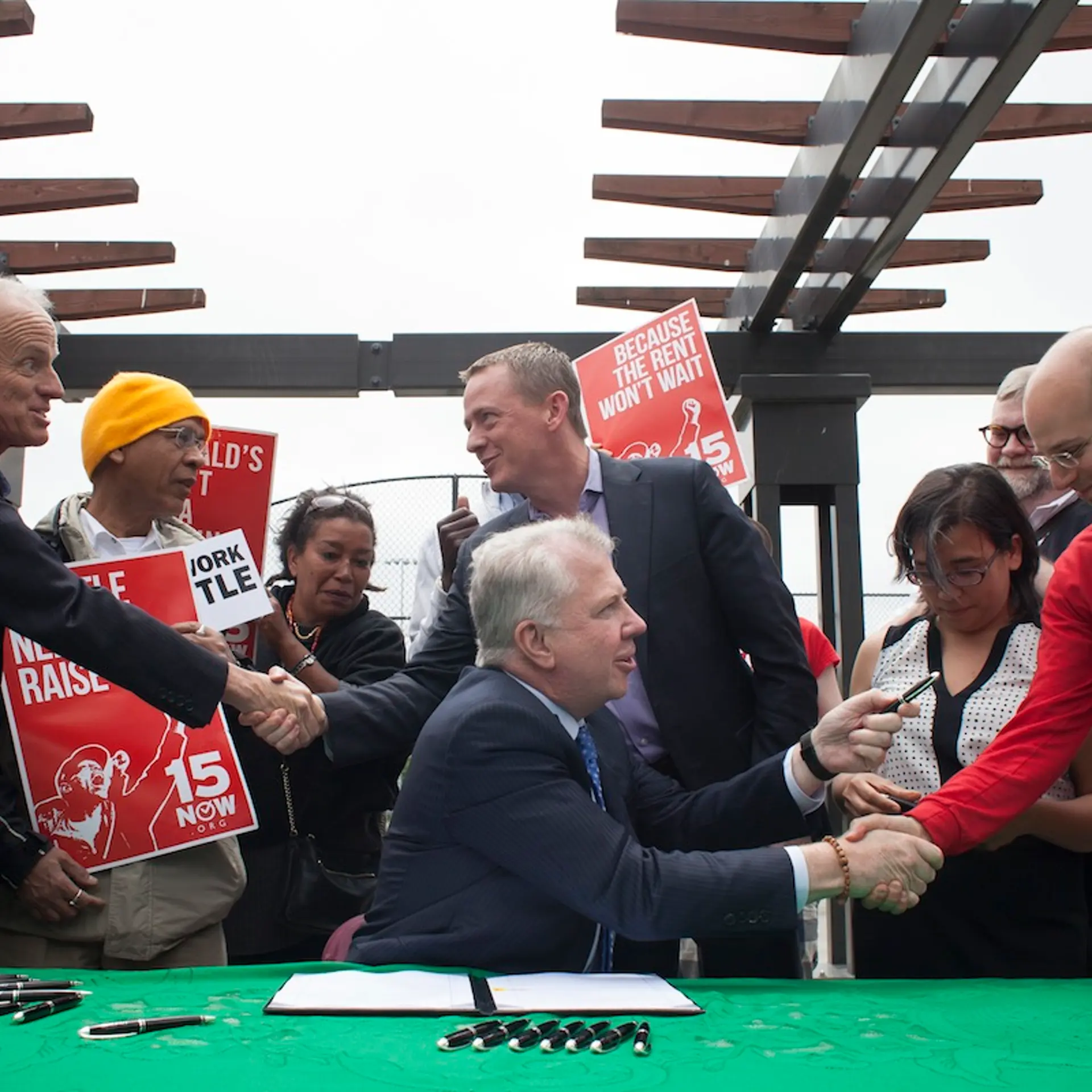 Seattle Mayor Signs Bill Raising City's Minimum Wage To 15 Dollars An Hour