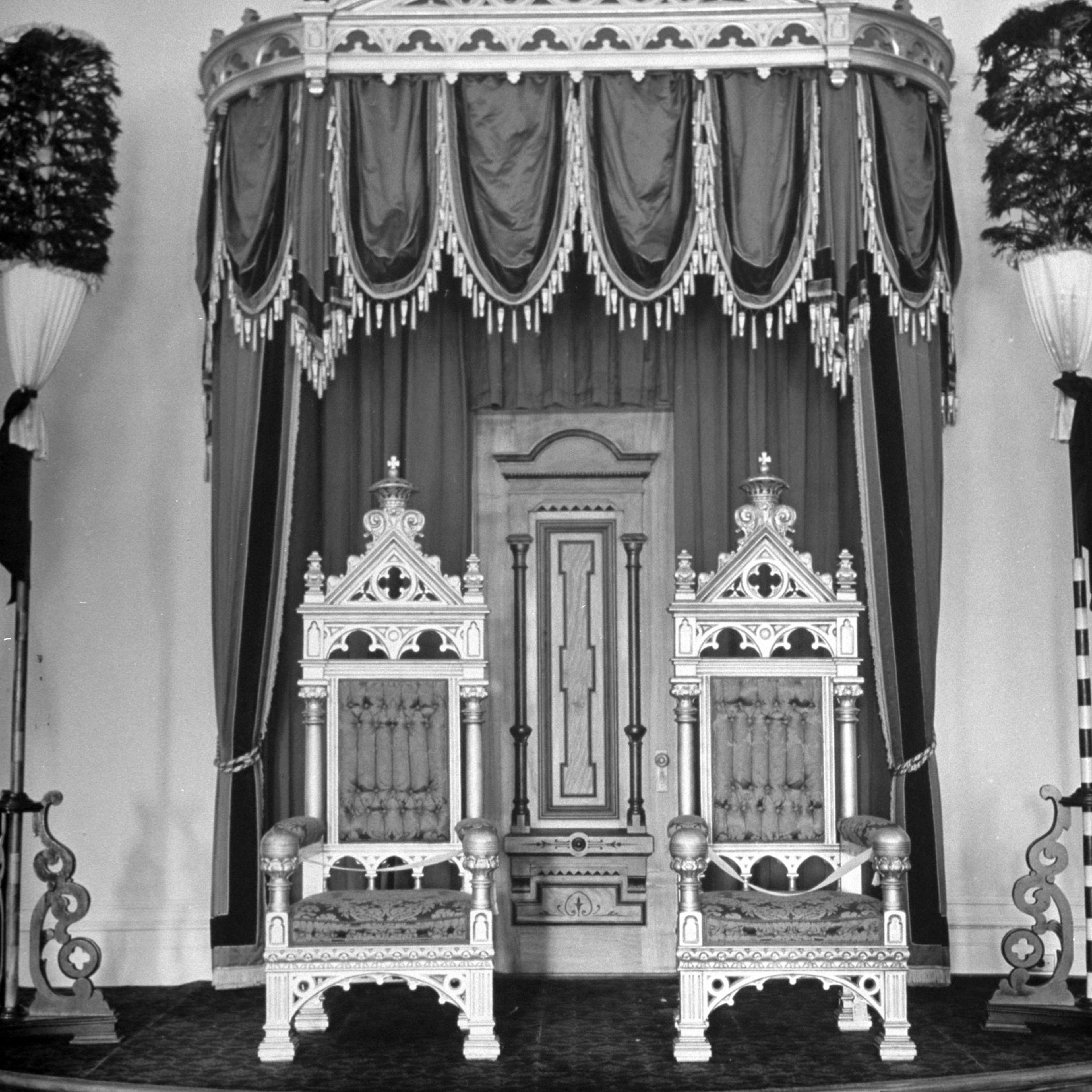 Two thrones on display in the throne room of the Lolani palace, Hawaii.
