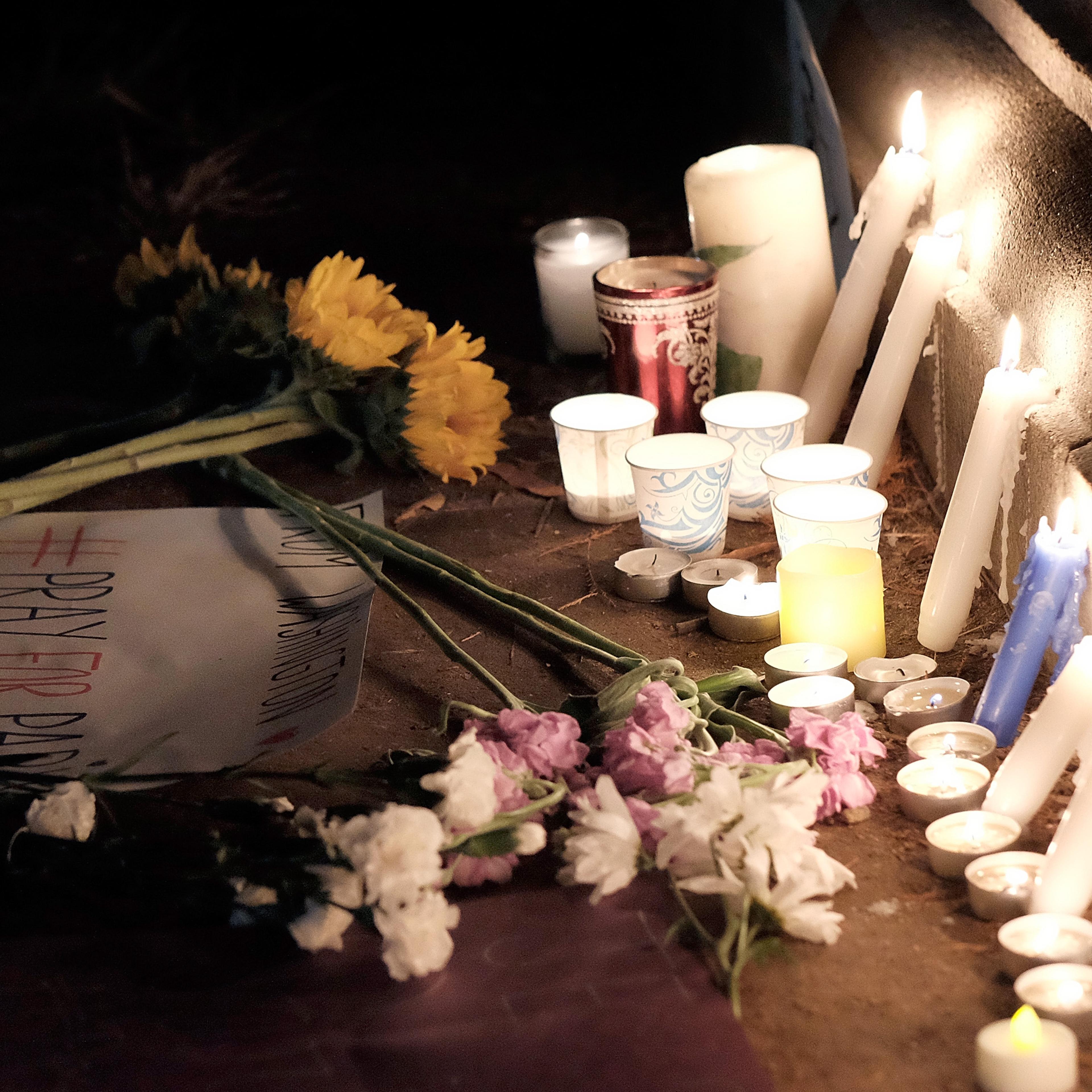 A crowd gathers for a vigil in honor of the victims of terrorist attacks in Paris at Lafayette Square outside the White House on November 14, 2015 in Washington, DC. A series of coordinated terrorist attacks in Paris yesterday killed more than 100 people
