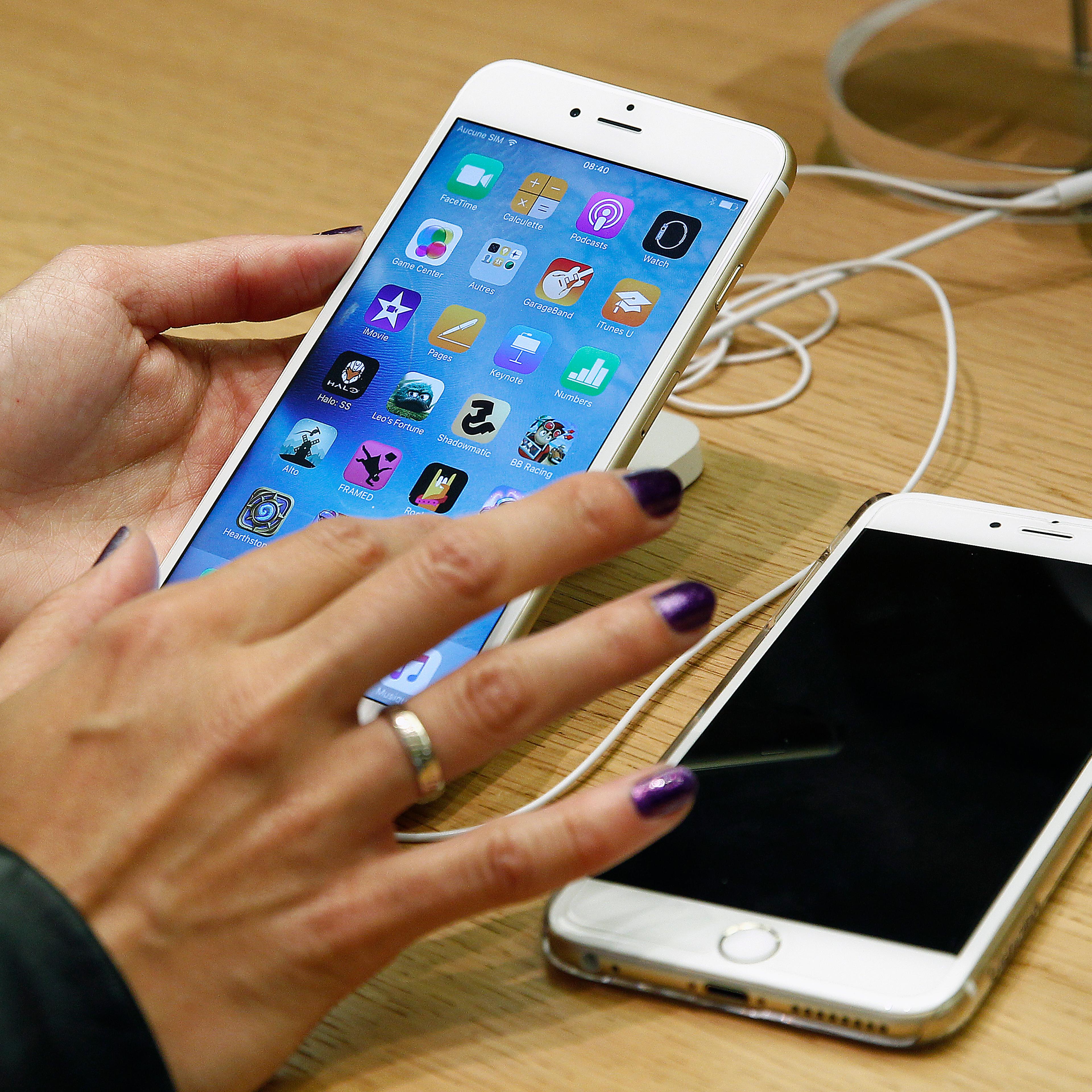 Apple's I Phone 6S : Launch at Apple Opera Store In Paris