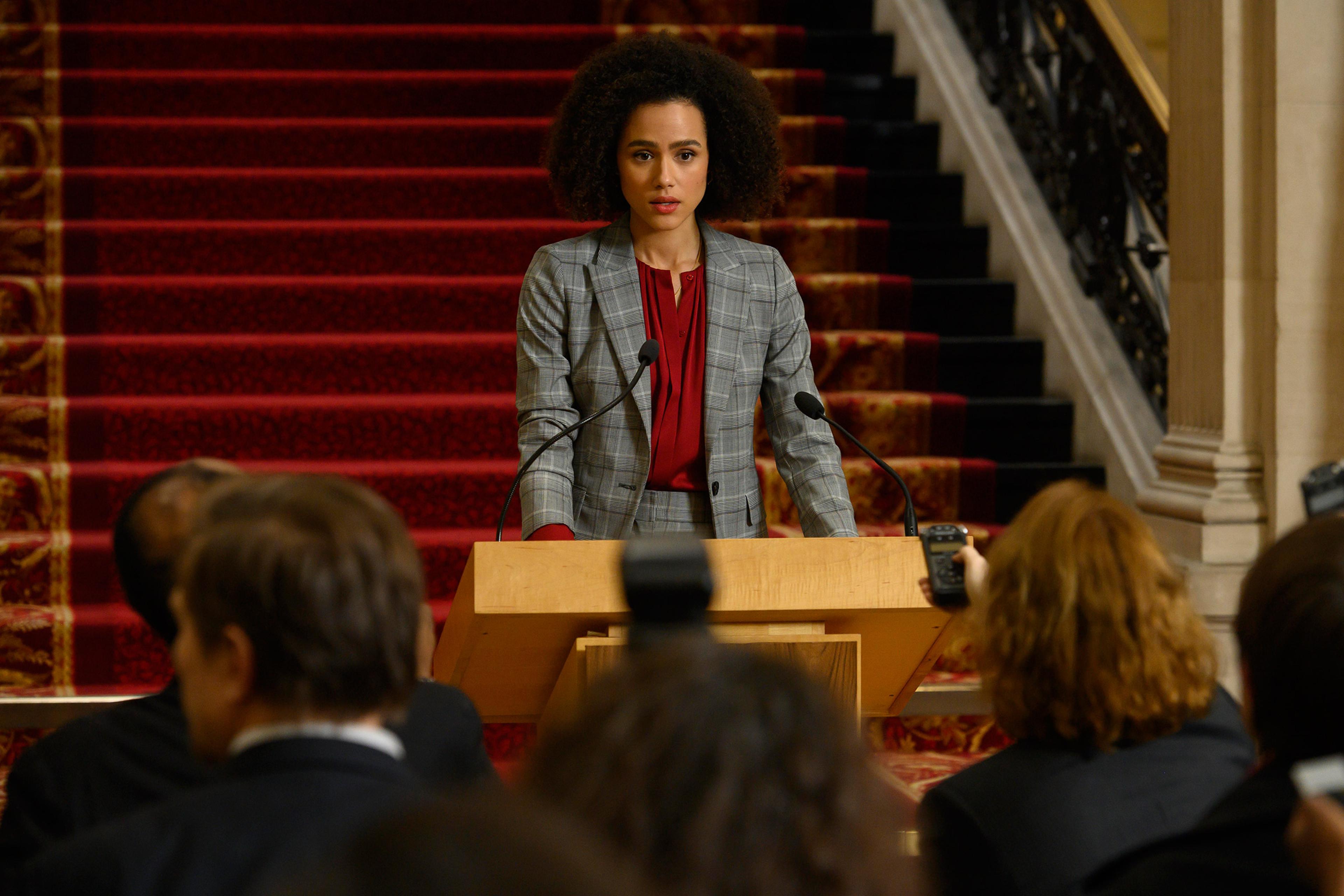 Maya (Nathalie Emmanuel)