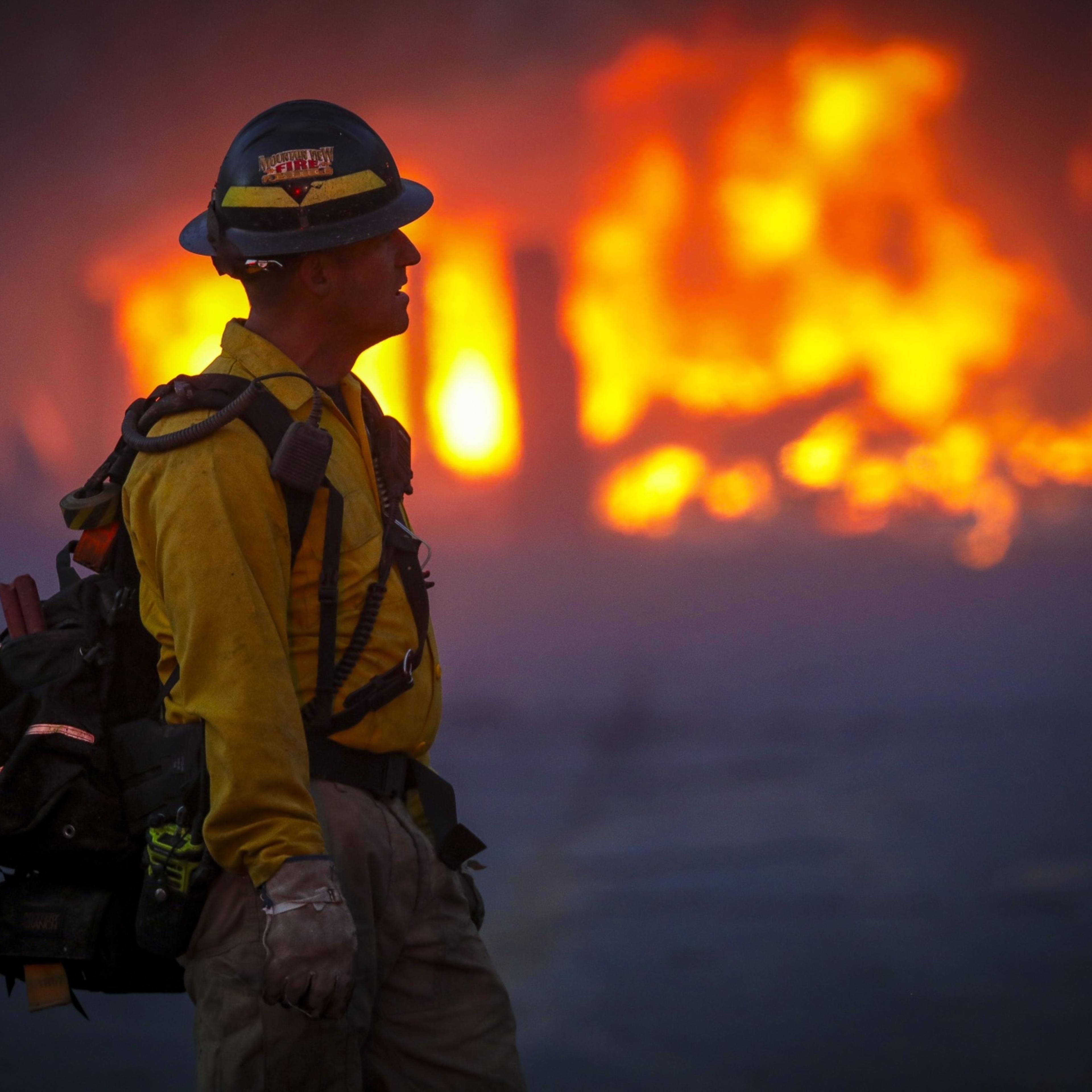 Wind-Whipped Wildfires Destroy Hundreds of Homes in Colorado
