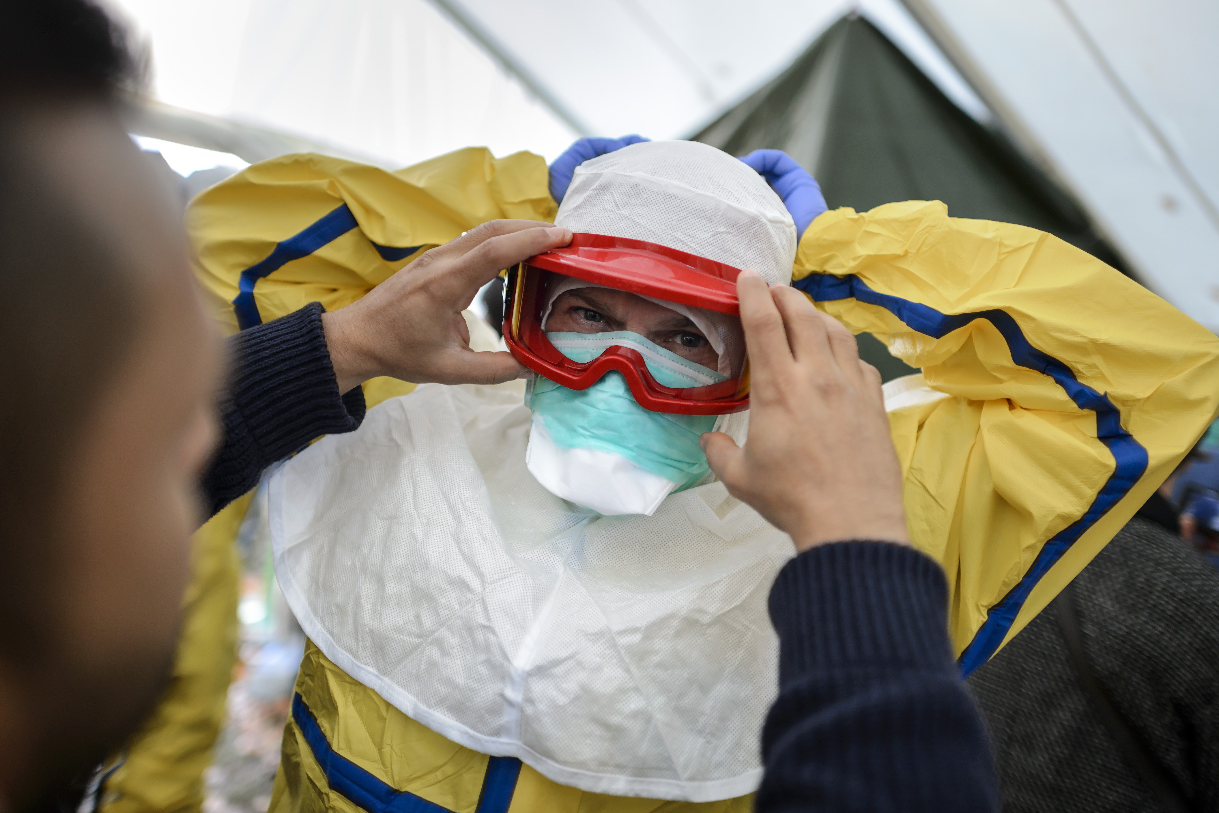 SWITZERLAND-HEALTH-EBOLA-REDCROSS-AID-TRAINING