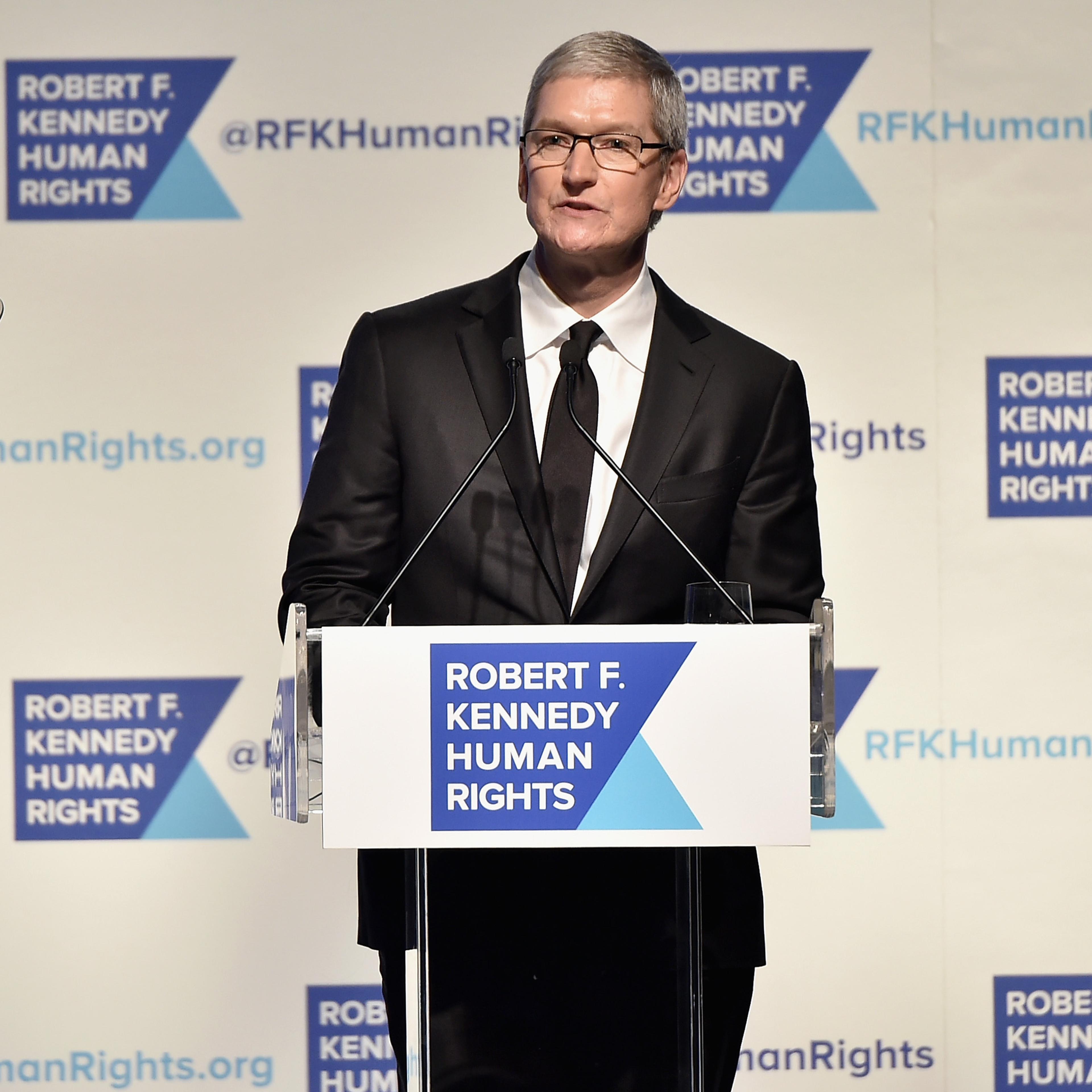 Robert F. Kennedy Human Rights Hosts The 2015 Ripple Of Hope Awards Honoring Congressman John Lewis, Apple CEO Tim Cook, Evercore Co-founder Roger Altman, And UNESCO Ambassador Marianna Vardinoyannis - Inside