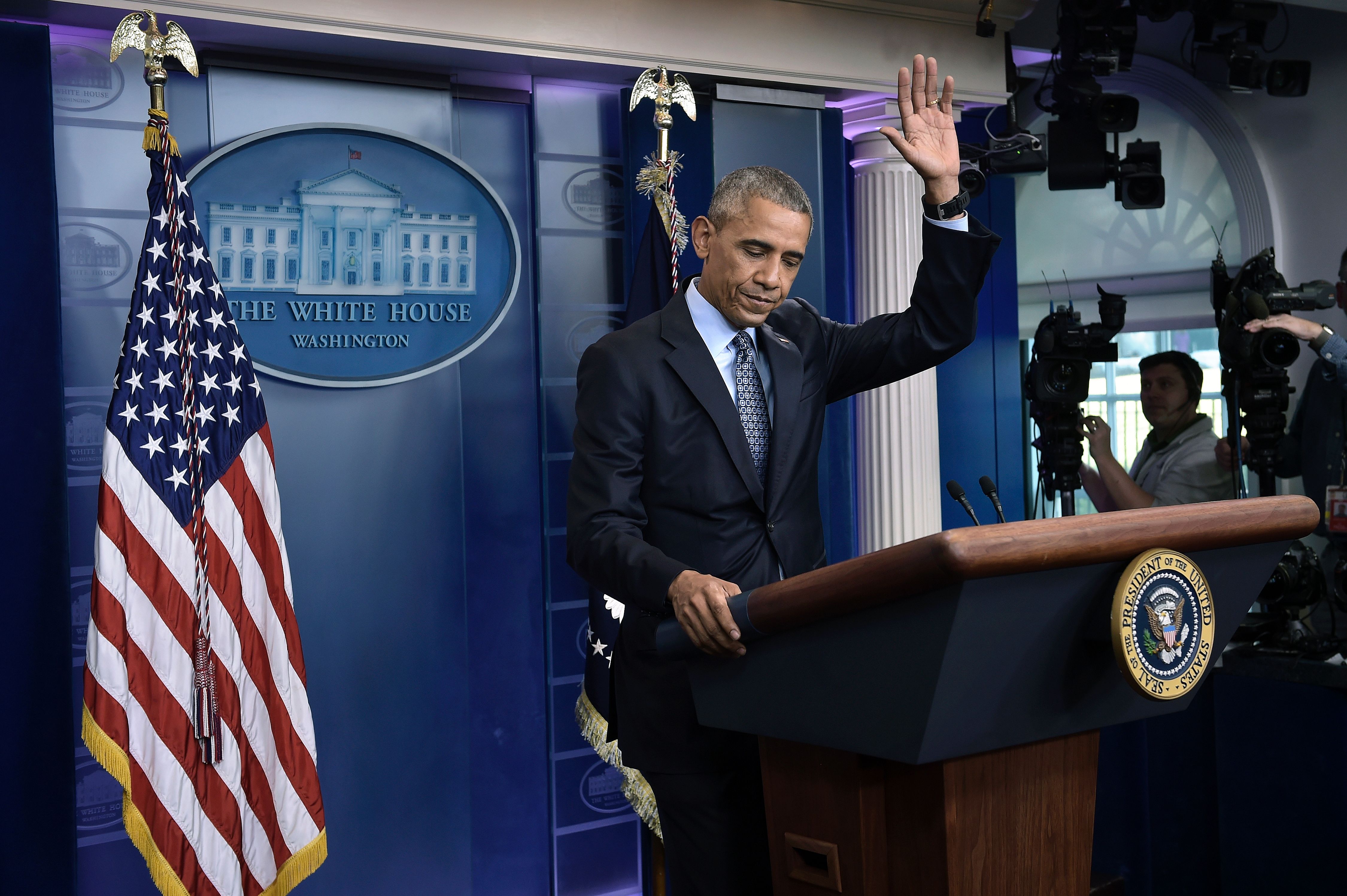 President Barack Obama waves as he leaves after his final press conference at the White House on Jan. 18, 2017 in Washington.