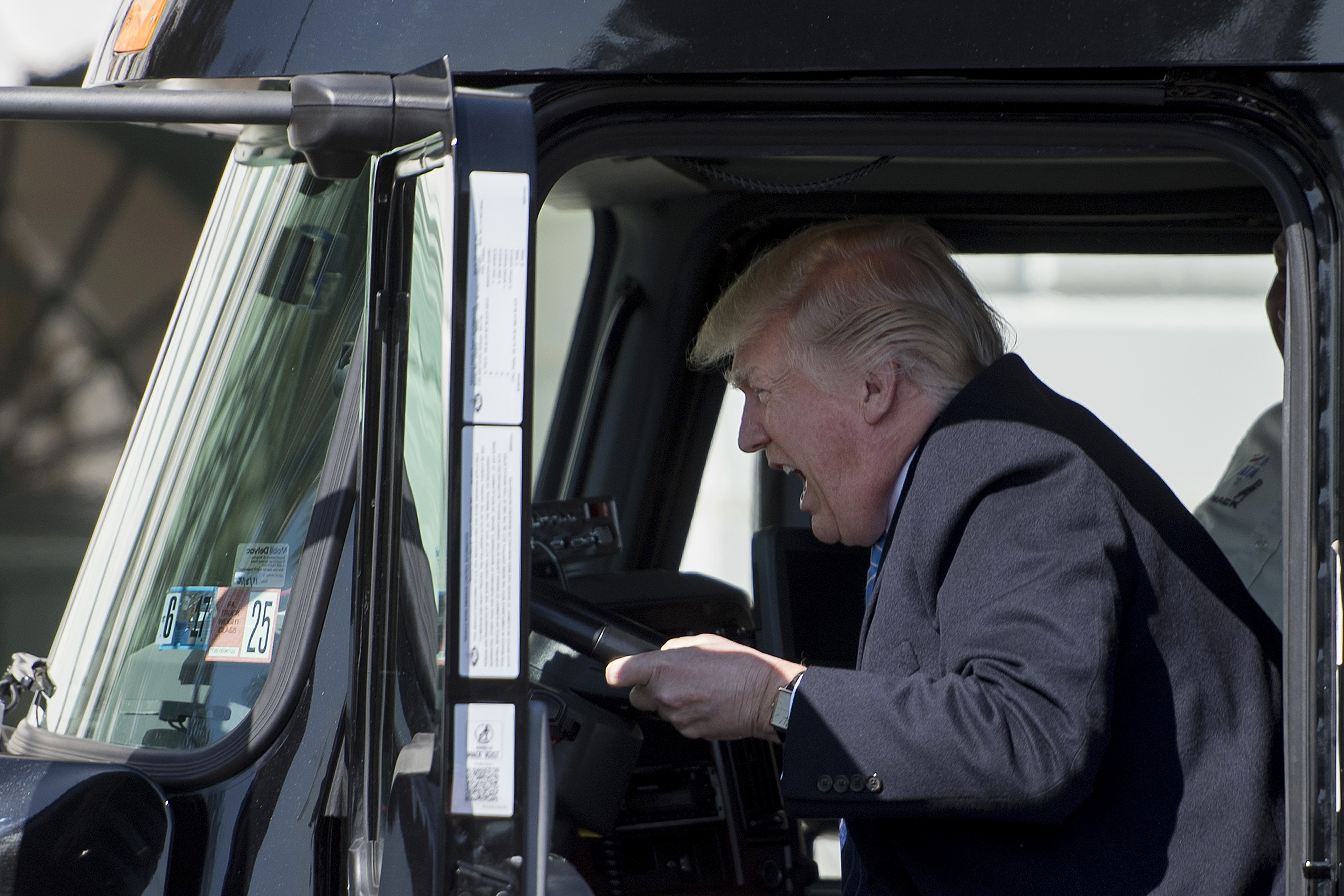 US-POLITICS-TRUMP-TRUCKERS