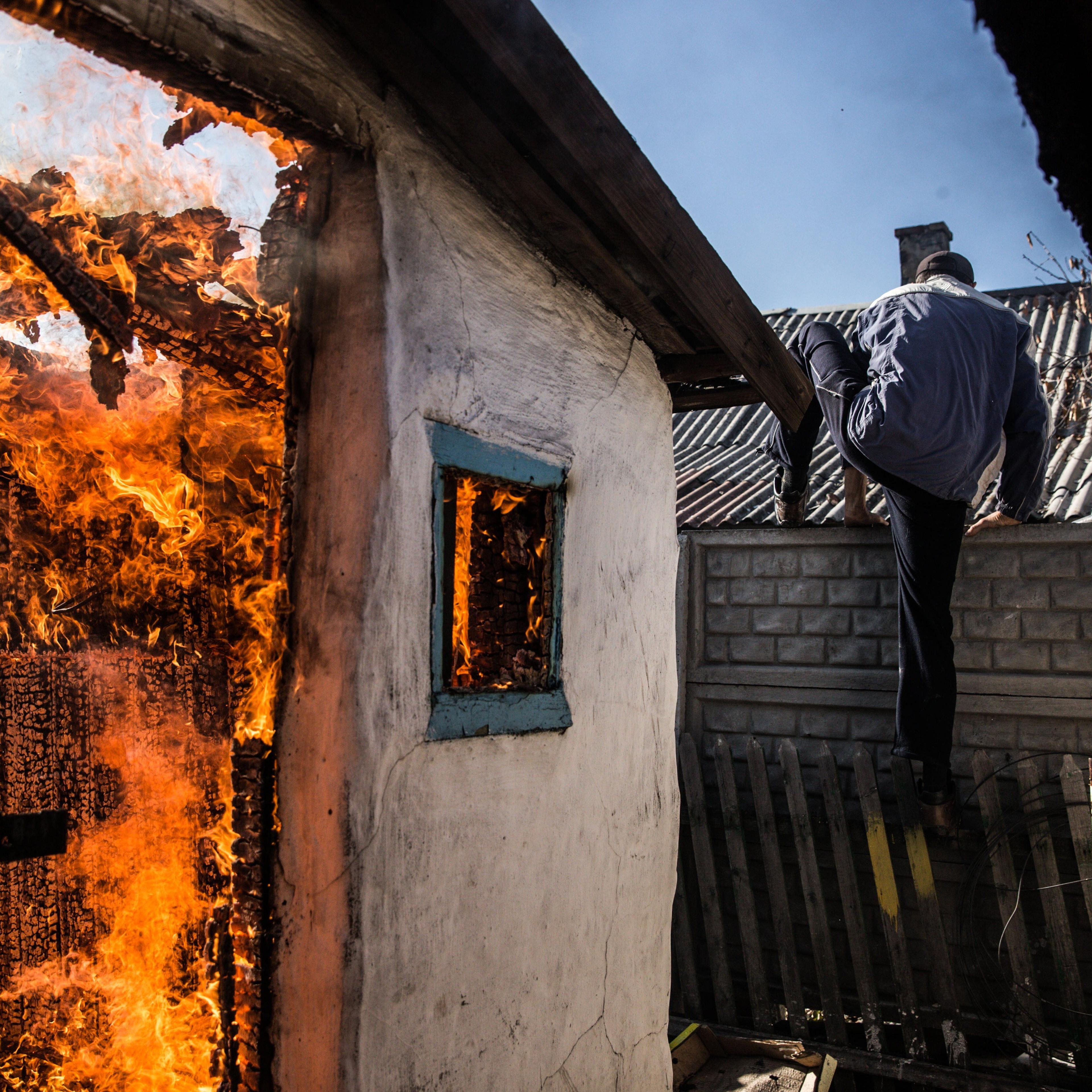 Donetsk in aftermath of overnight shelling attack by Ukraine government forces