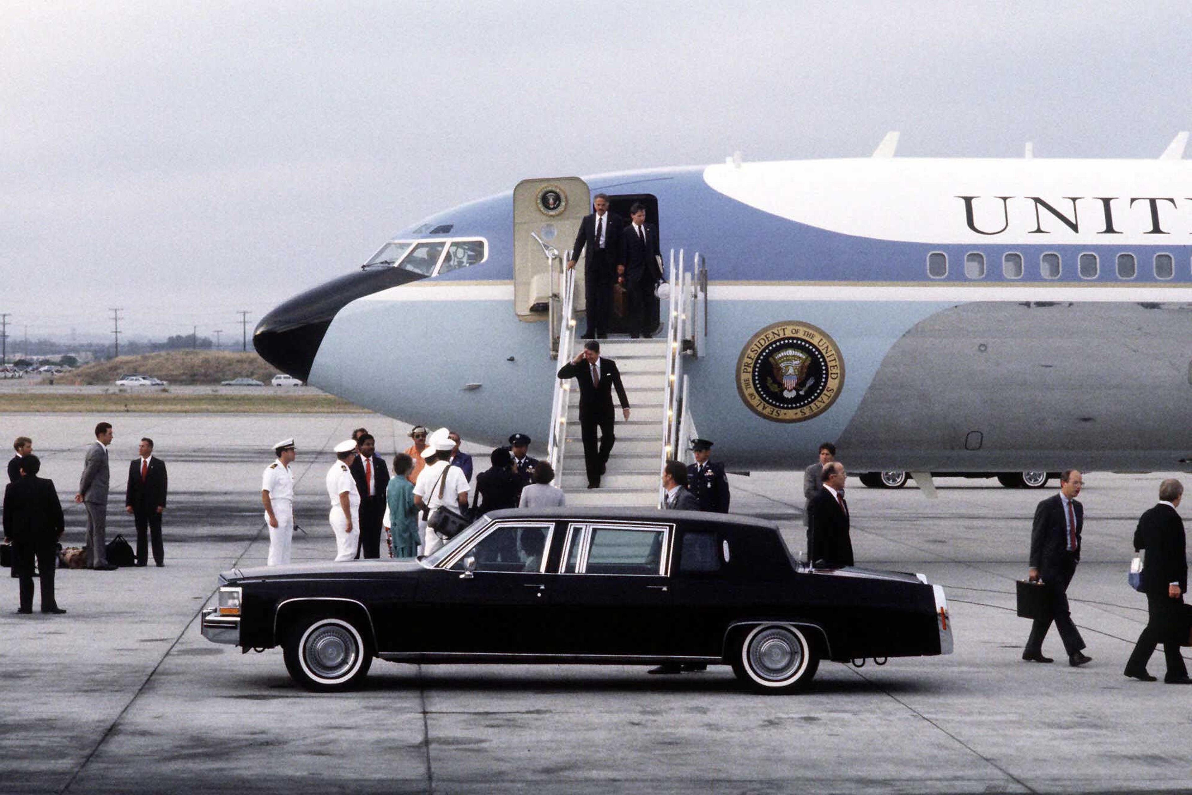 AIR FORCE ONE REAGAN